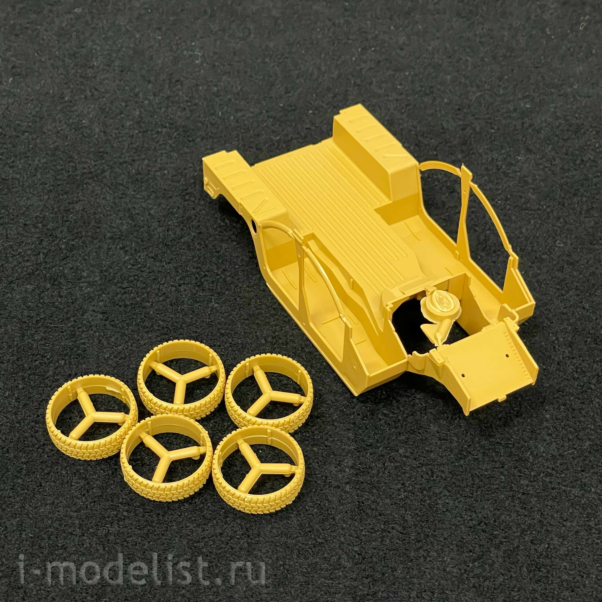 CB35136 Bronco 1/35 M1114 Up-Armored Vehicle w/ Xm153 Crows II