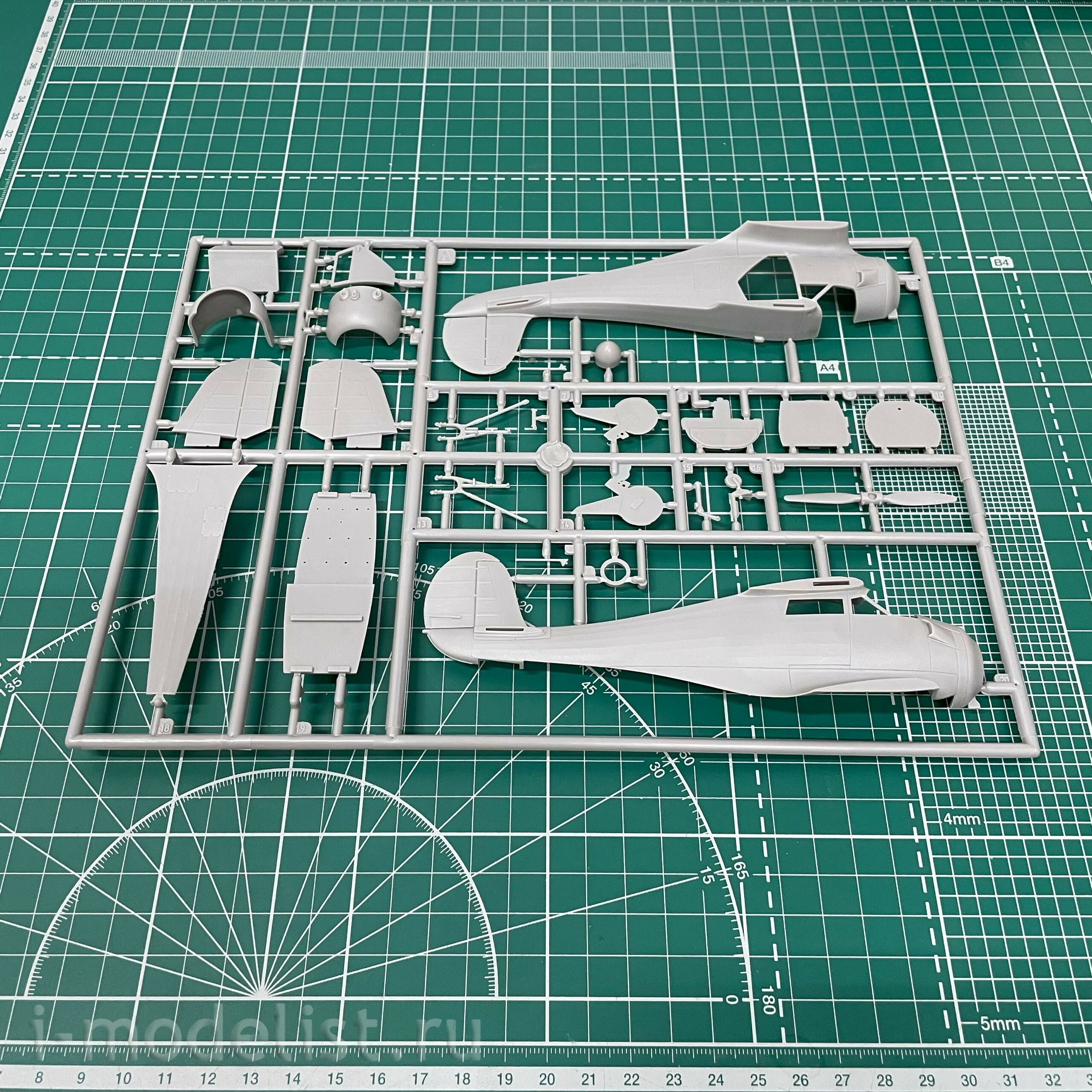 448 Roden 1/48 Beechcraft SD17S Staggerwing Floatplane