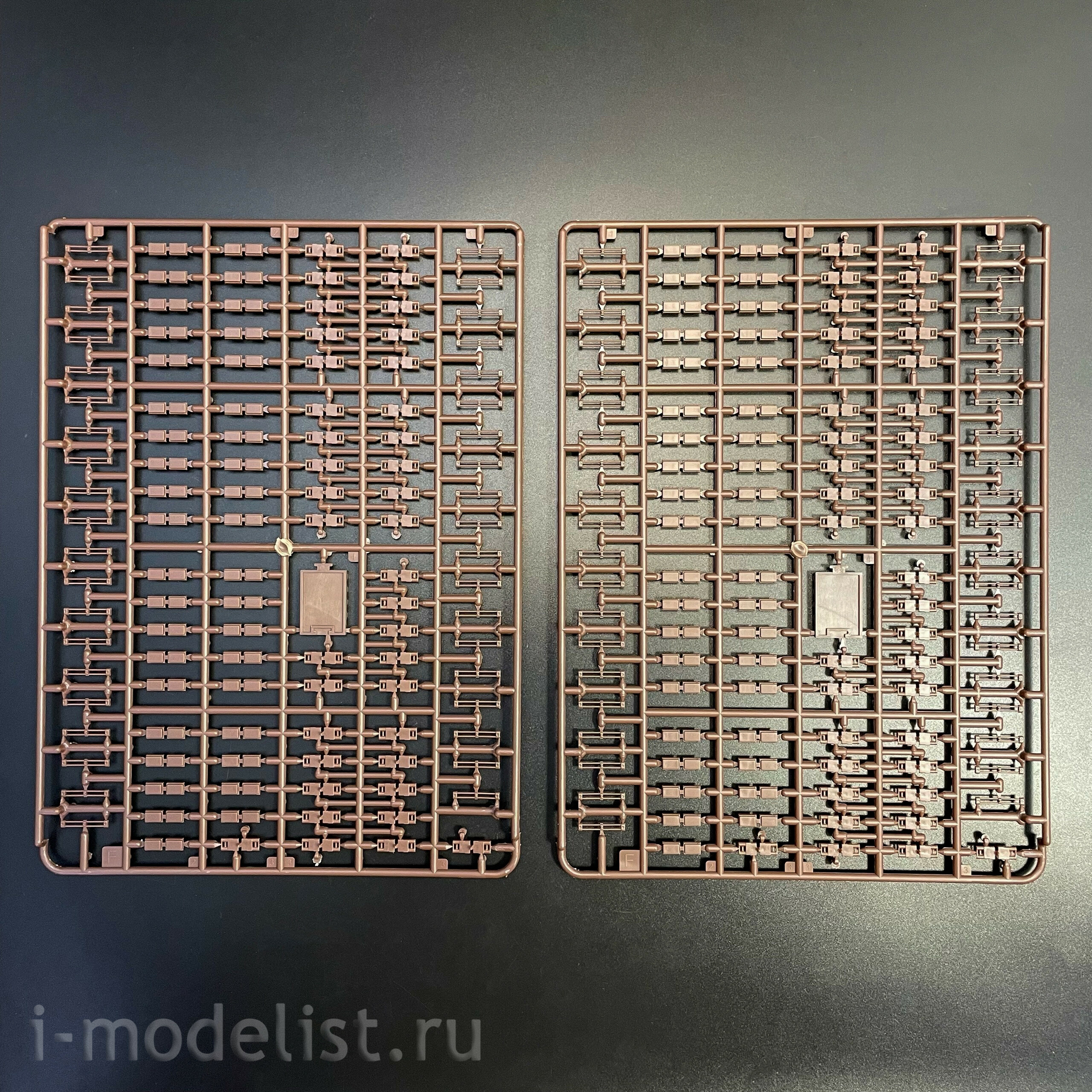 35A062 Amusing Hobby 1/35 Notмецкий танк Leopard 2 A-RC 3.0
