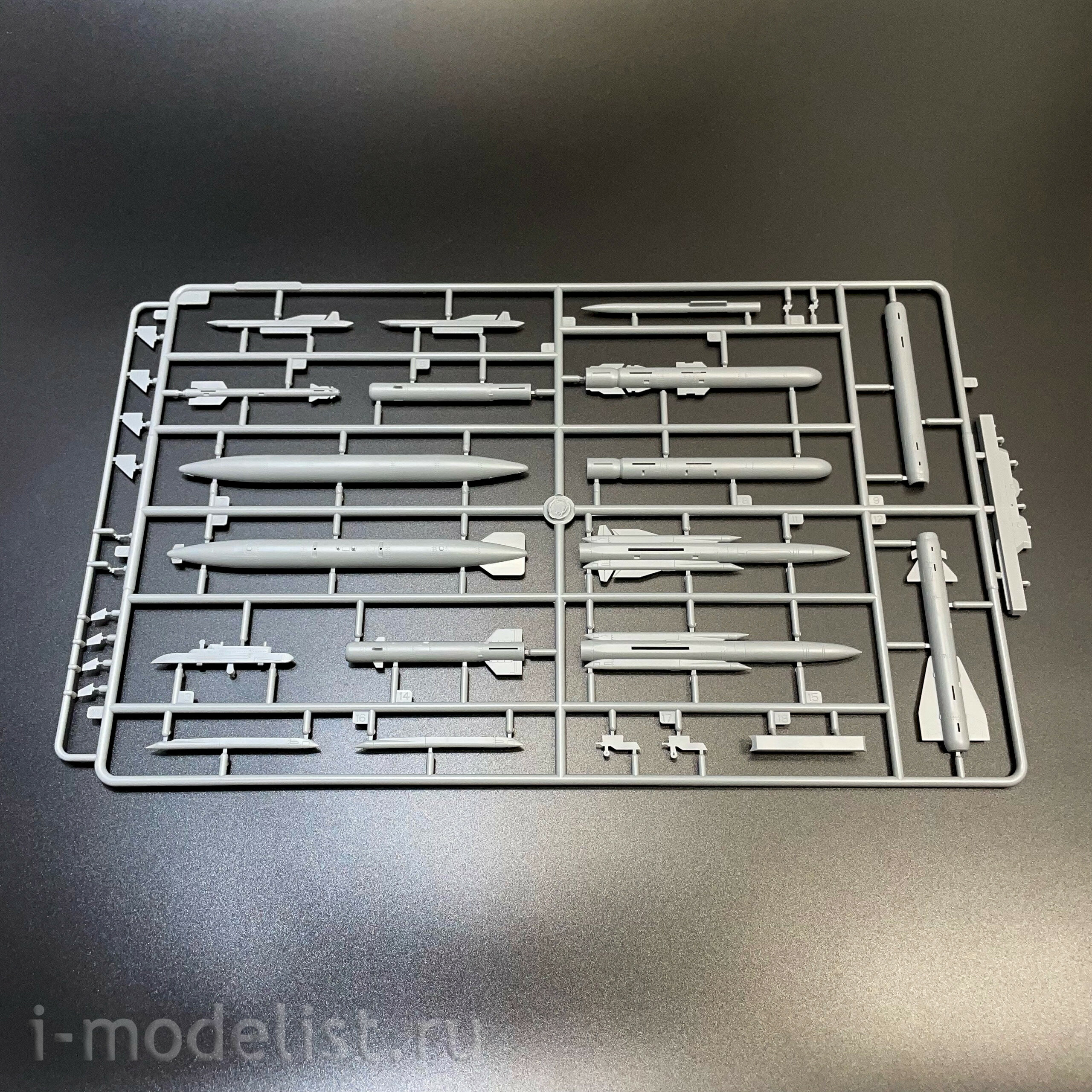 81787 HobbyBoss 1/48 Российский многофункциональный лёгкий истребитель 
