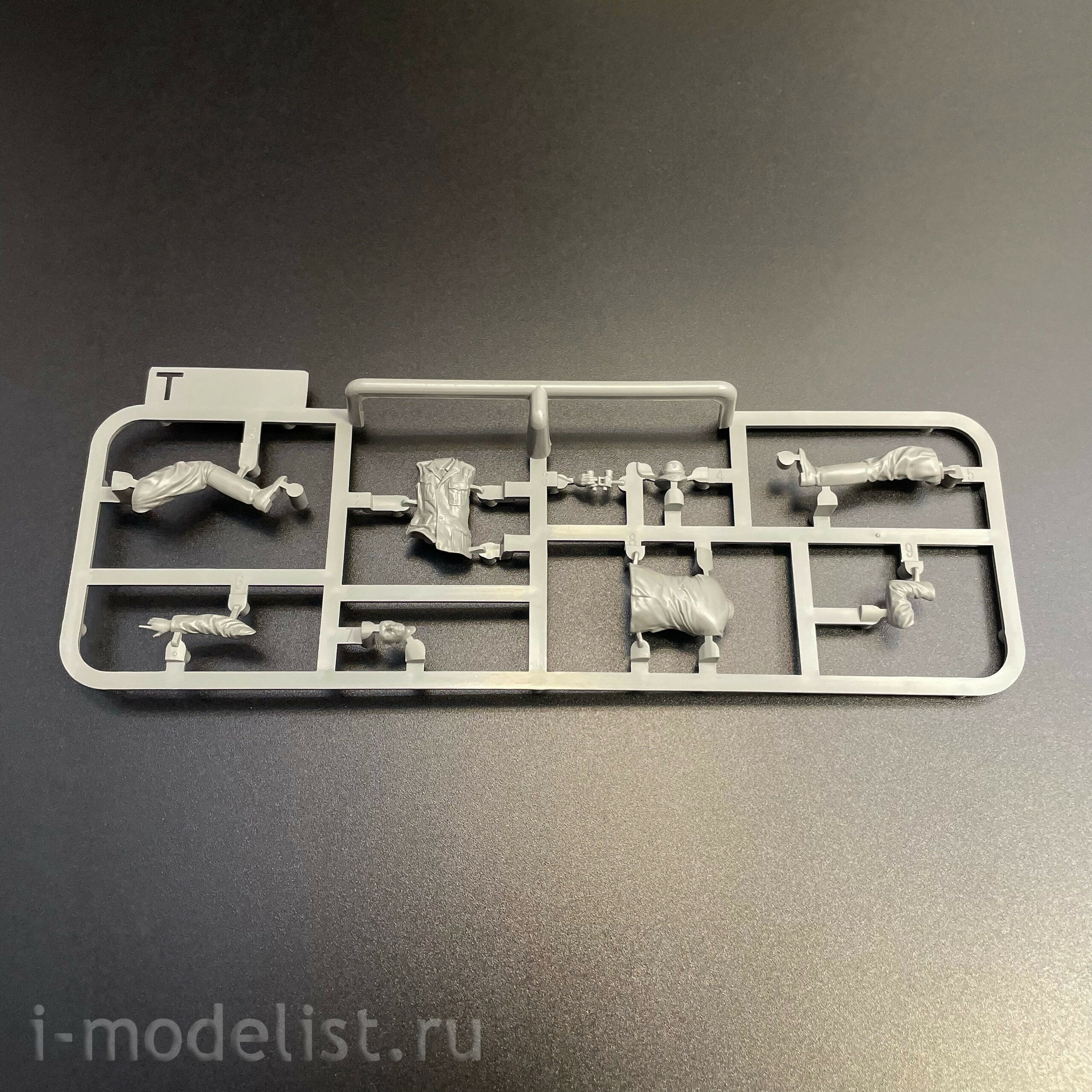 2194W Takom 1/35 Набор из трёх моделей Sd.Kfz 250/1 + Sd.Kfz 250/3 «Greif» + фигурка Erwin Rommel в 1/16	