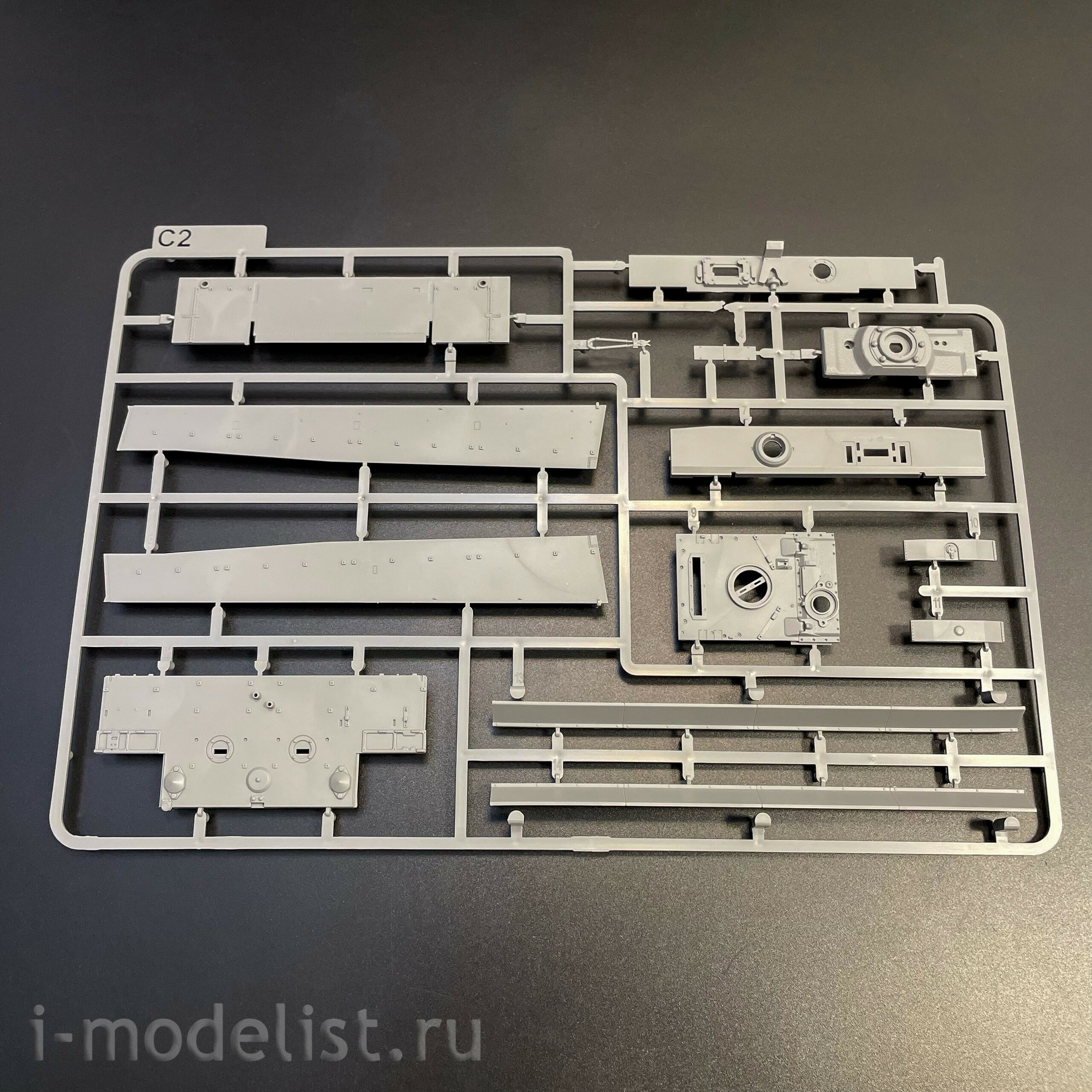 2195W Takom 1/35 Набор TIGER I² BOX - Sd.Kfz.181 Pz.Kpfw.VI Ausf.E Tiger I Command + Tiger I + фигура Михаэля Виттманна в 1/16