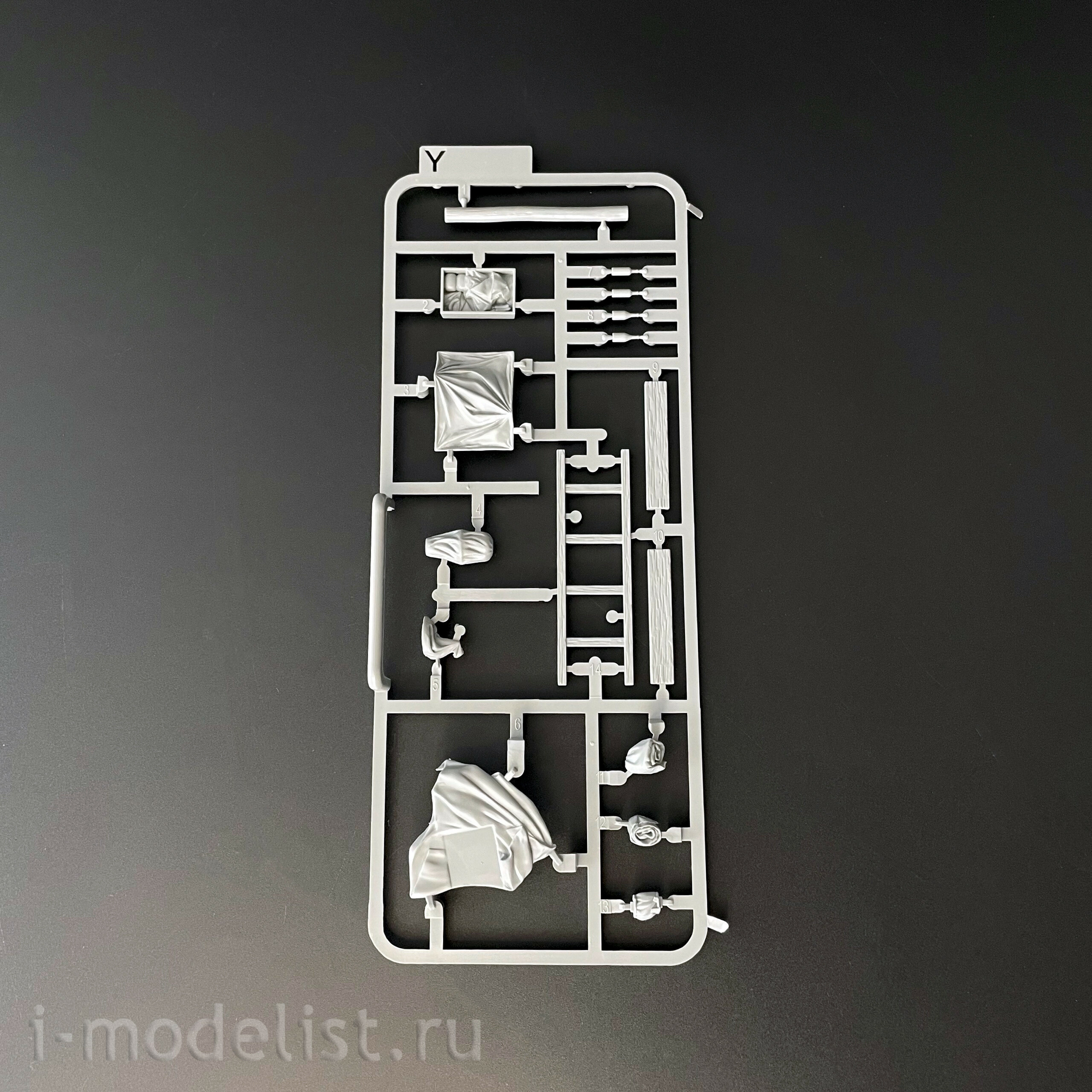 2198 Takom 1/35 German Heavy Tank Sd.Kfz. 181 Pz.Kpfw.VI Ausf.E Tiger I (medium) with Zimmerit