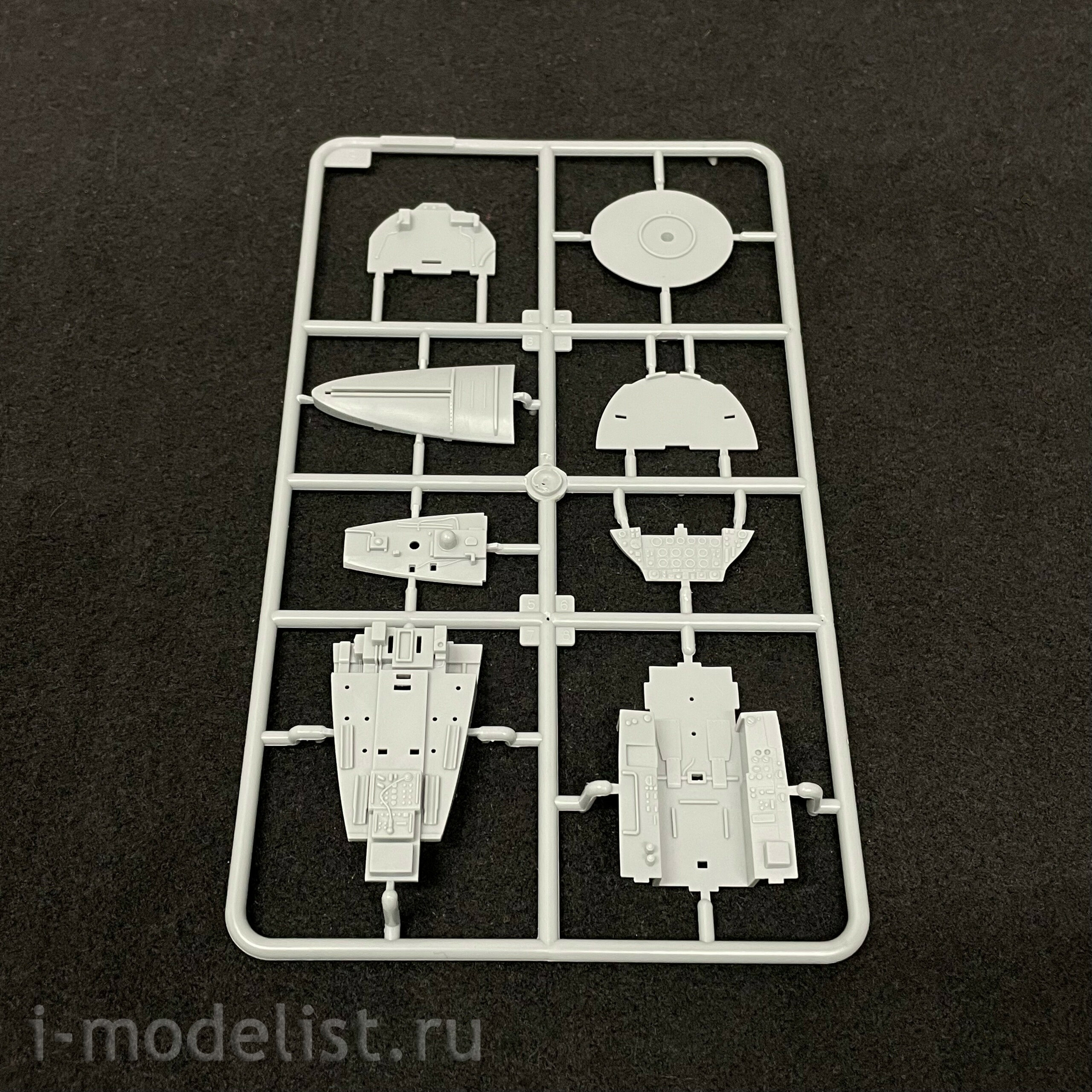83208 HobbyBoss 1/32 F-84G Thunderjet Fighter