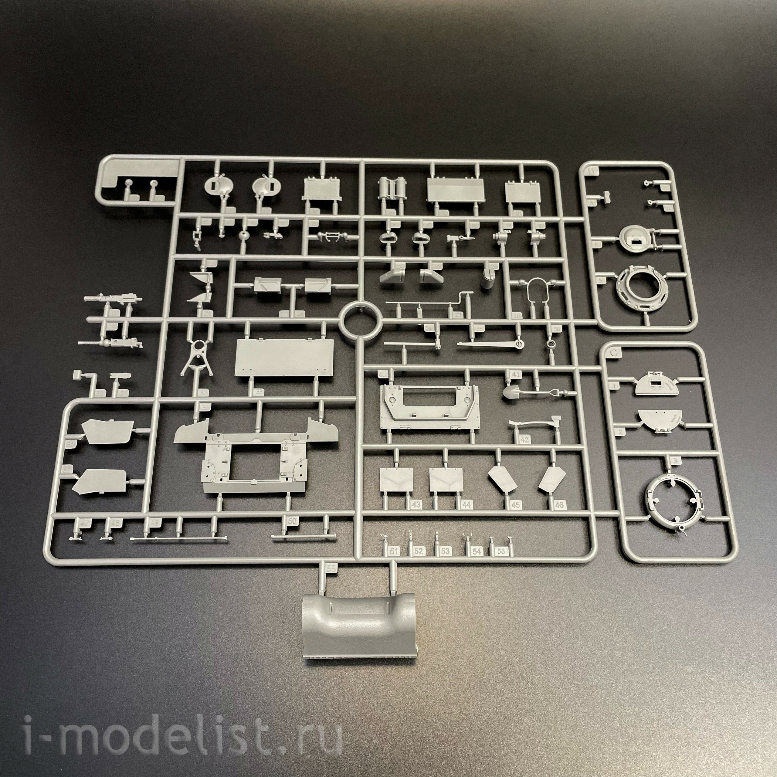 BT-047 Border Model 1/35 Танк Sherman M4A1 Mid