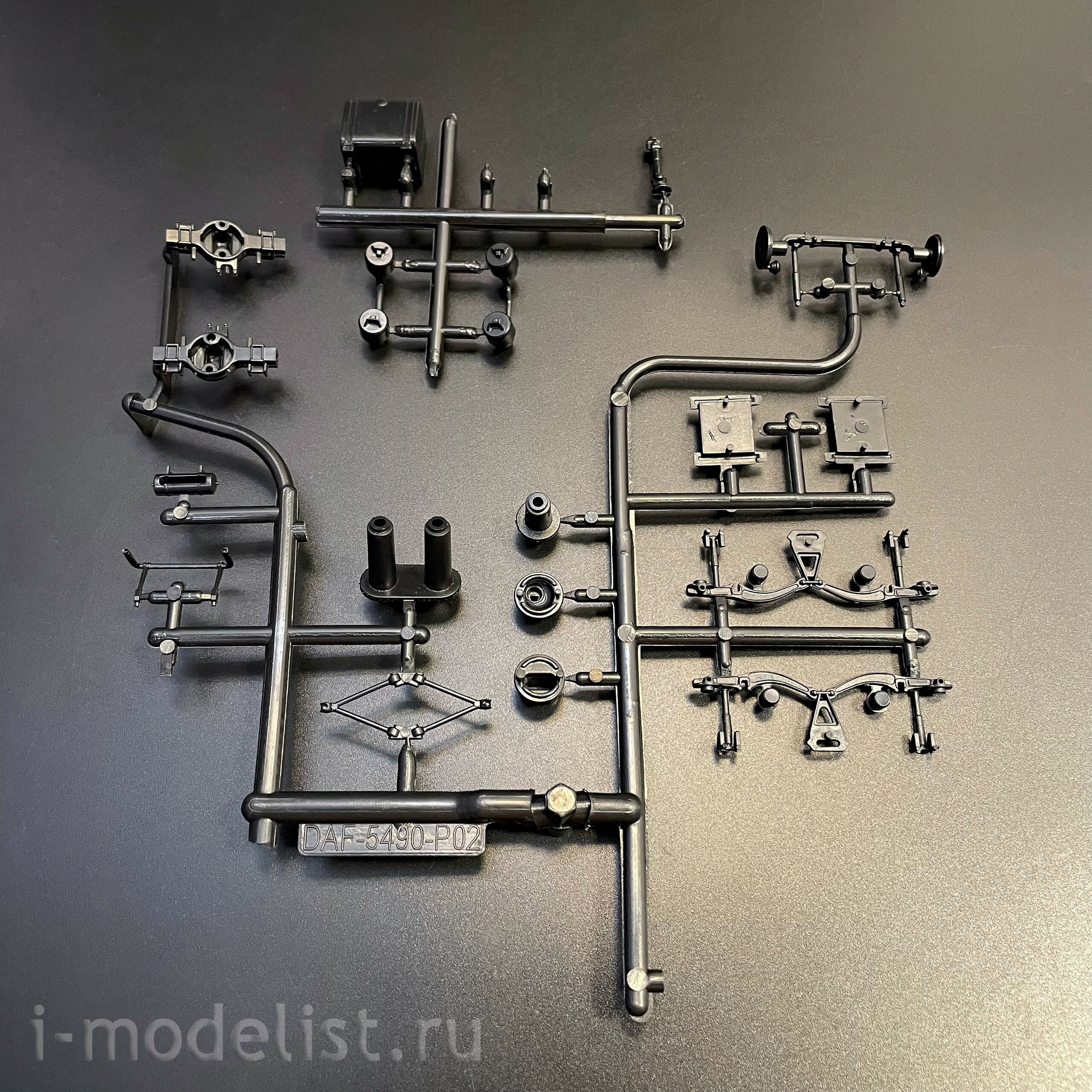 1655AVD AVD Models 1/43 KAMAZ-65207-87 (S5) бортовой