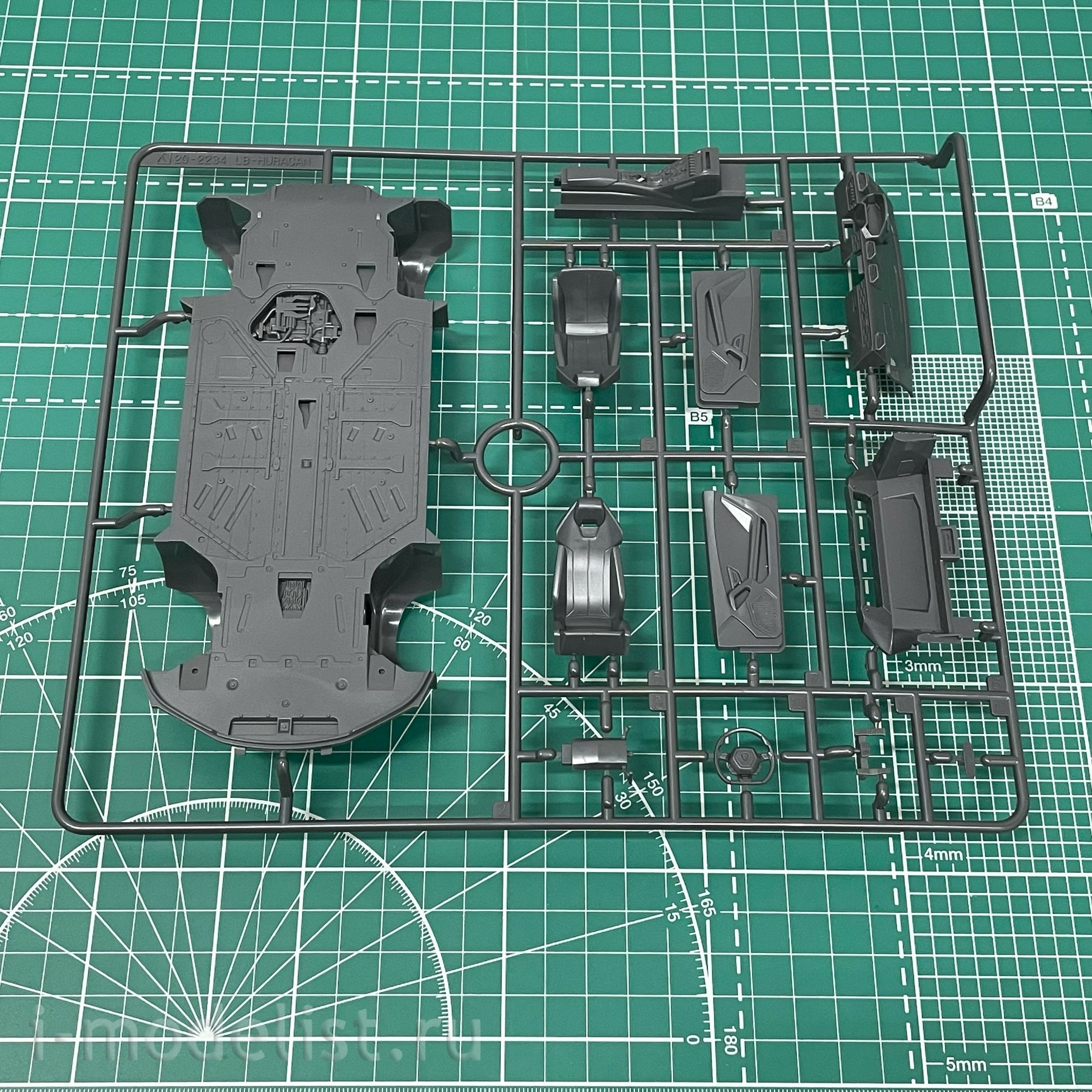 05990 Aoshima 1/24 Lamborghini Huracan LB-WORKS Ver.2