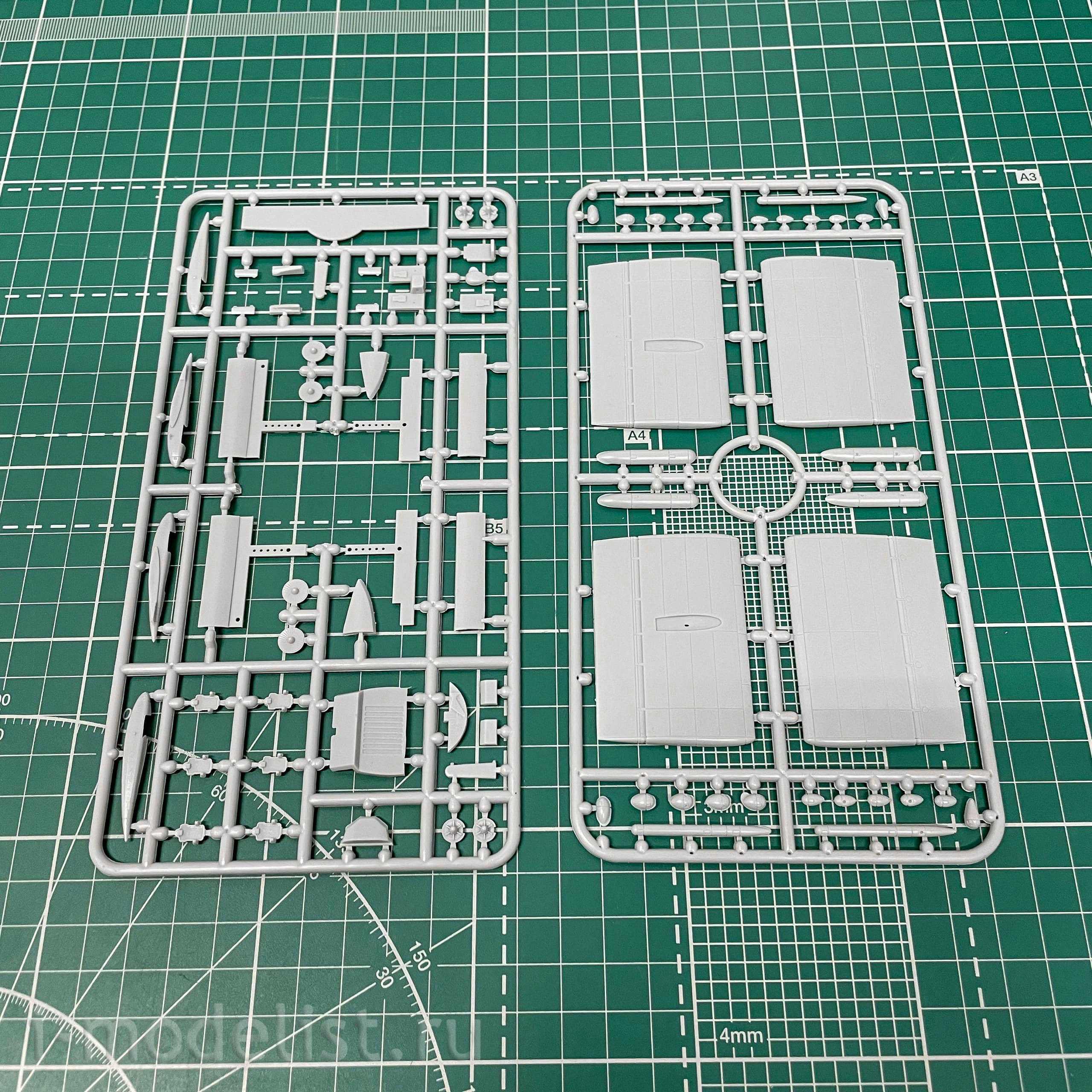 144-035 Microcosm 1/144 Myasishchev VM-T Atlant aircraft