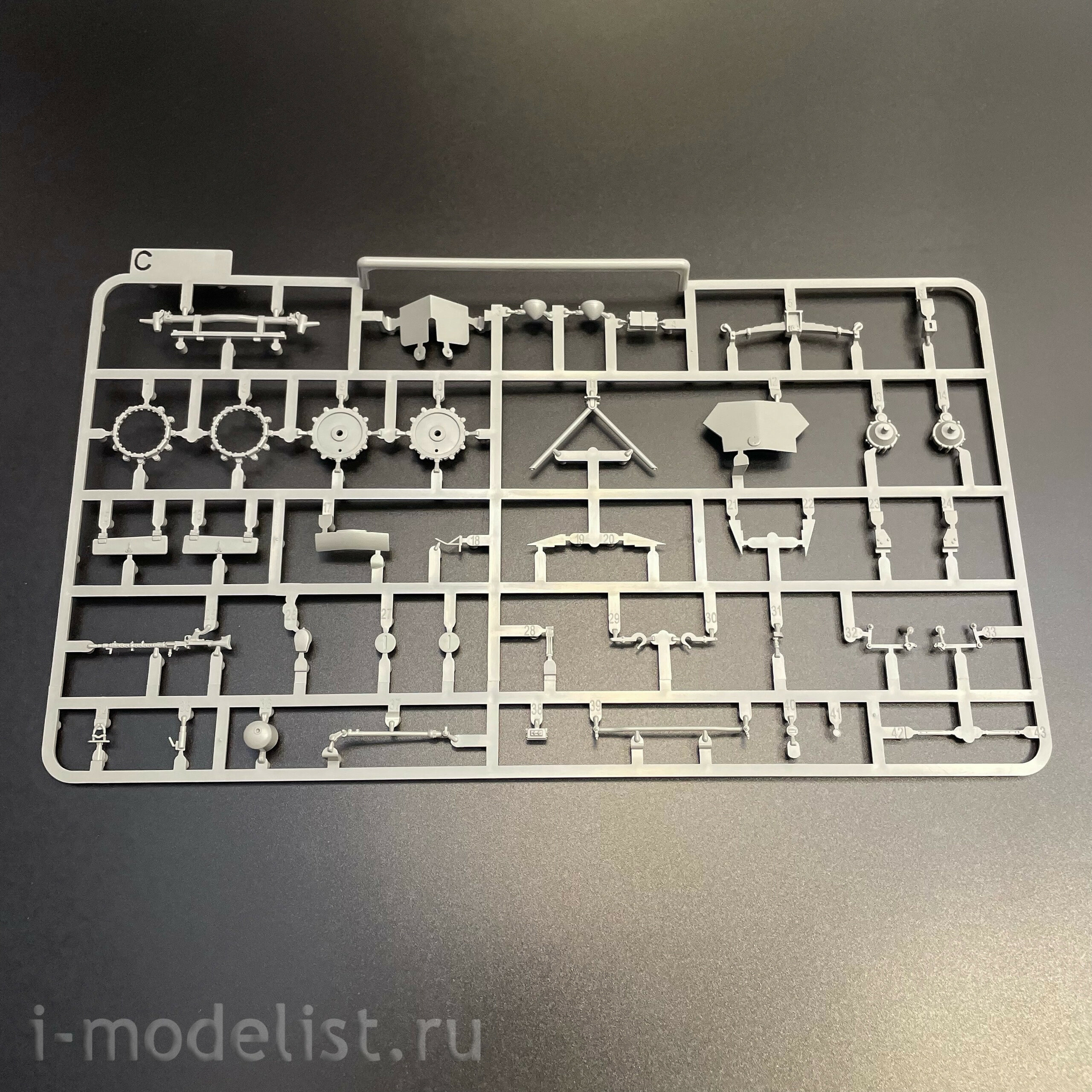 2194W Takom 1/35 Набор из трёх моделей Sd.Kfz 250/1 + Sd.Kfz 250/3 «Greif» + фигурка Erwin Rommel в 1/16	