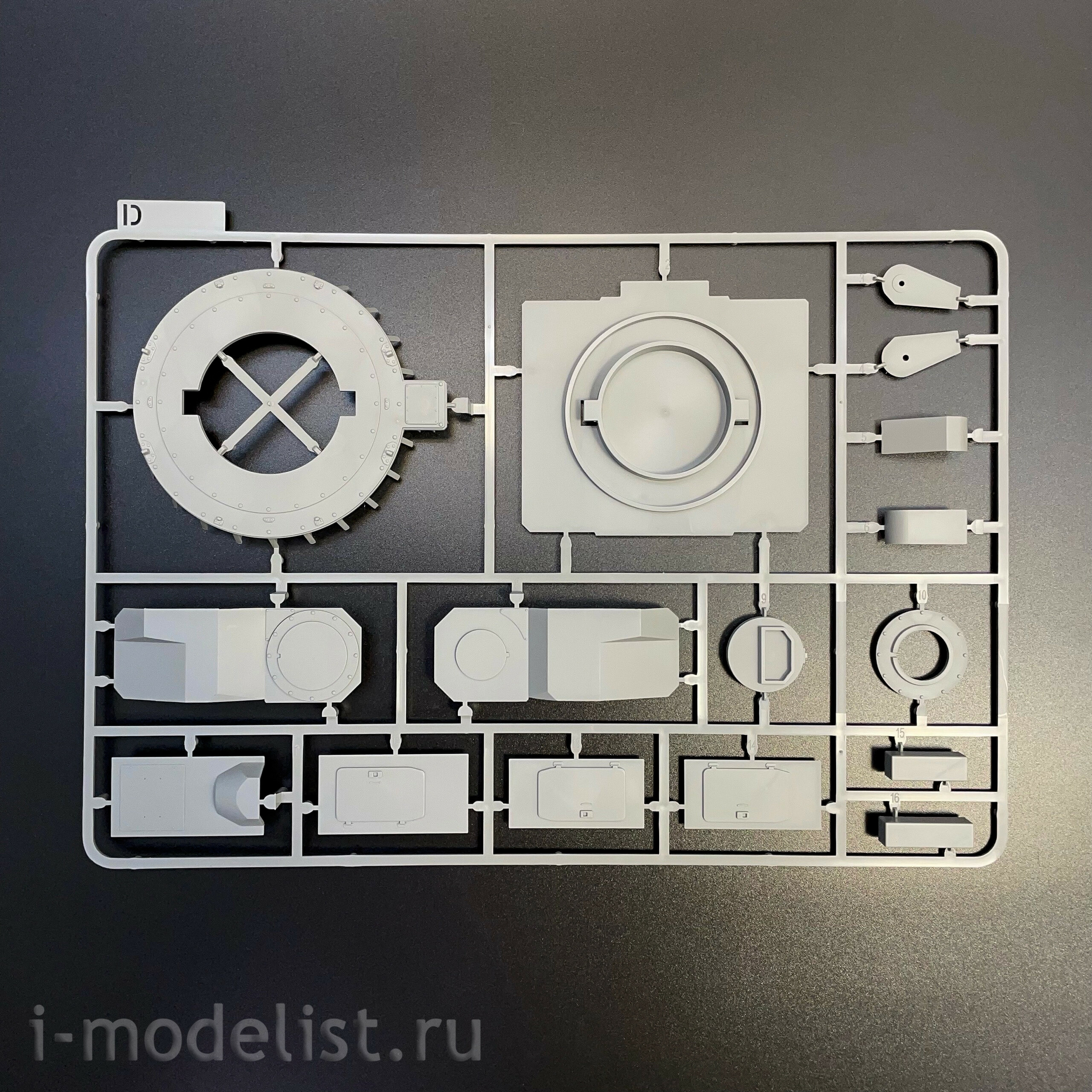 2186 Takom 1/35 Китайский зенитно-артиллерийский комплекс H/PJ11-11-30 CIWS