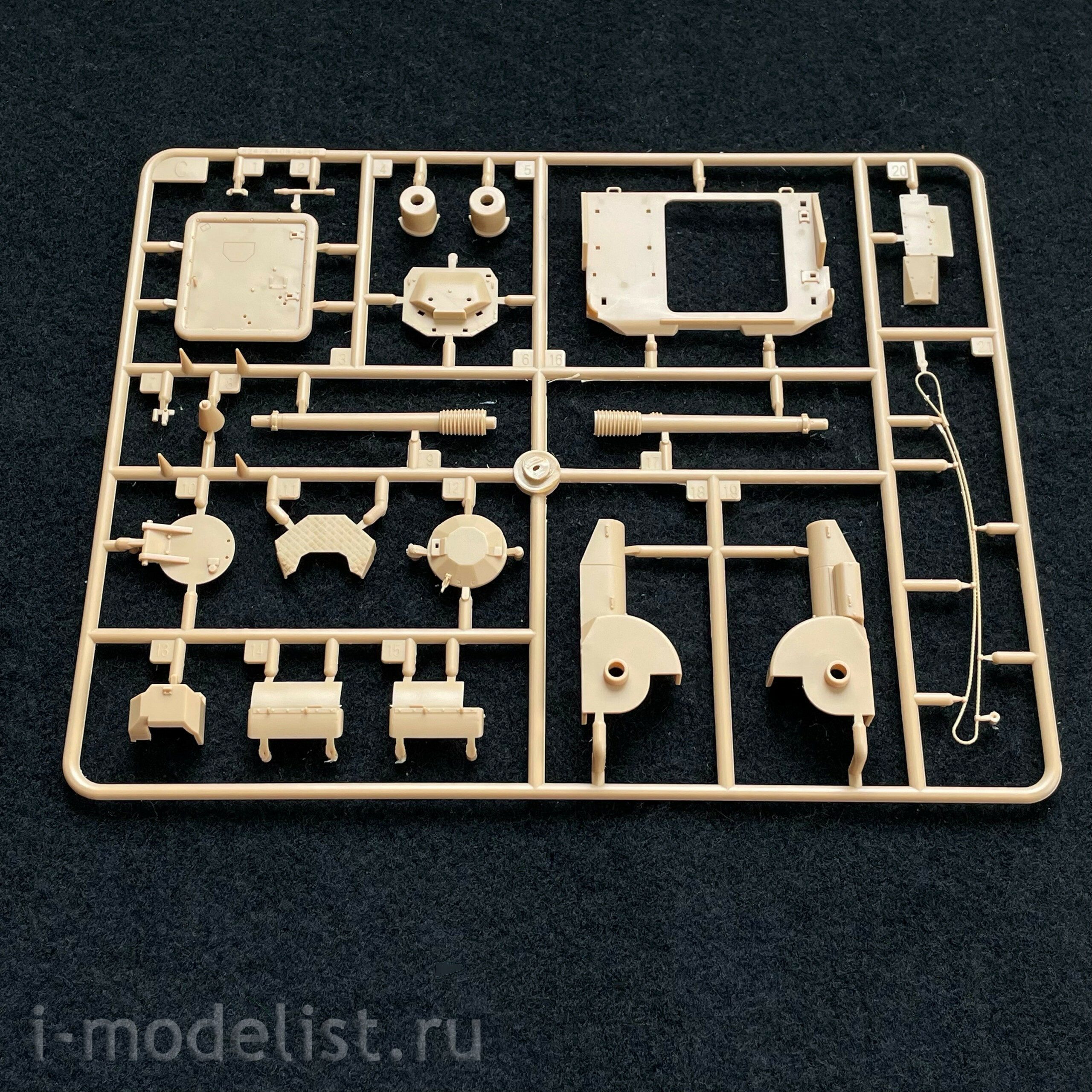 84507 HobbyBoss 1/35 Swedish LvKv 90 Anti-Air Vehicle