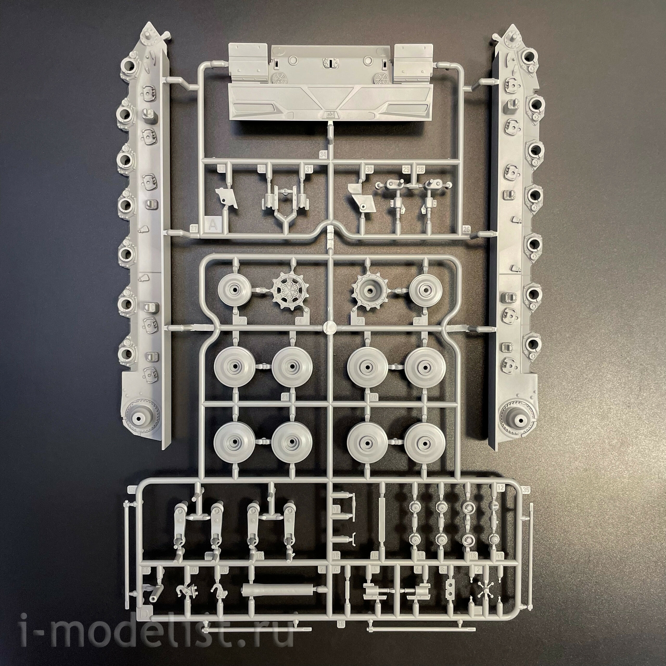 35A065 Amusing Hobby 1/35 Notмецкий основной боевой танк Panther KF51U