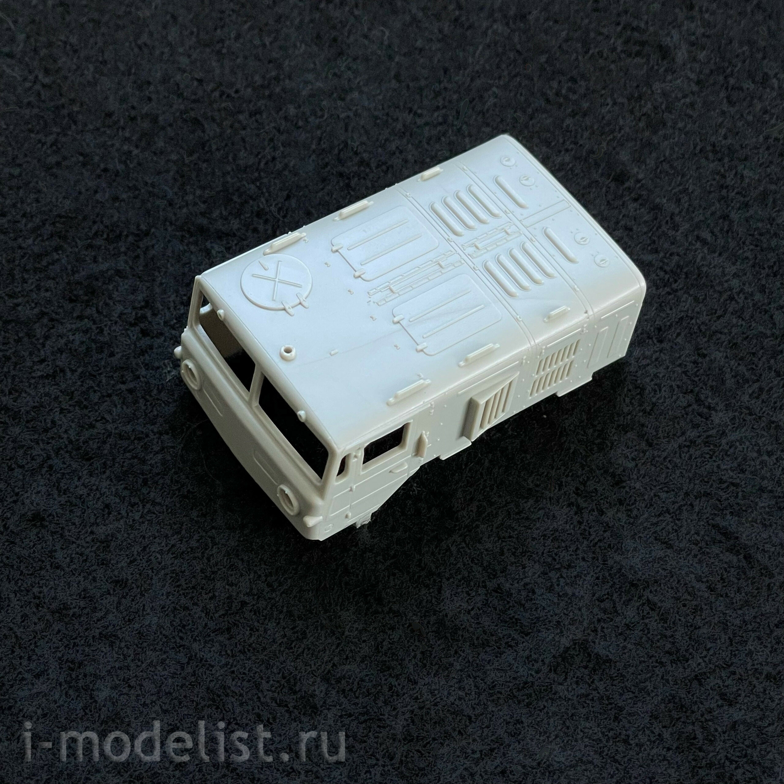 07195 Trumpeter 1/72 Soviet wheeled tractor 