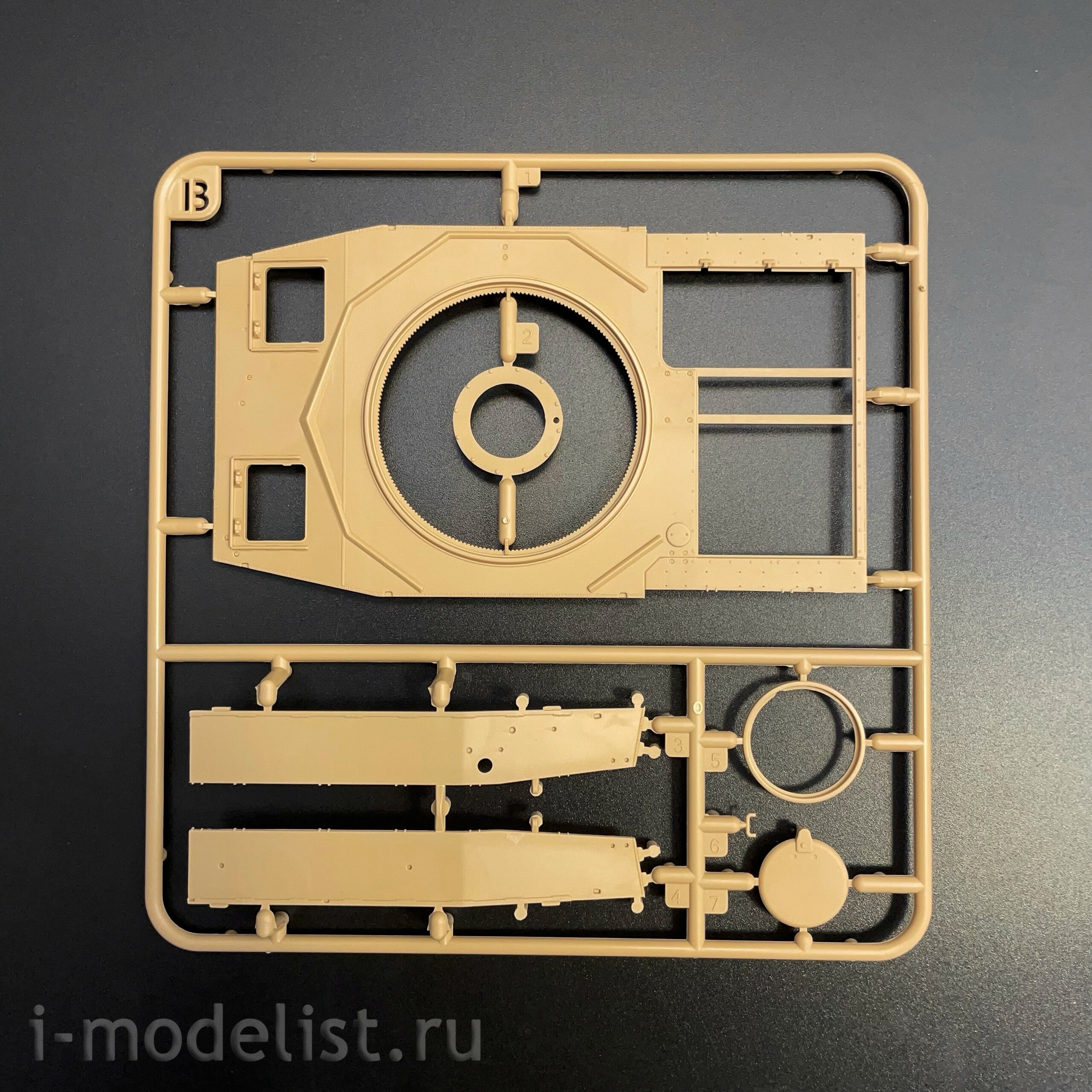 RM-5068 Rye Field Model 1/35 Medium Tank Pz.Kpfw.IV J mit Panther F Turret