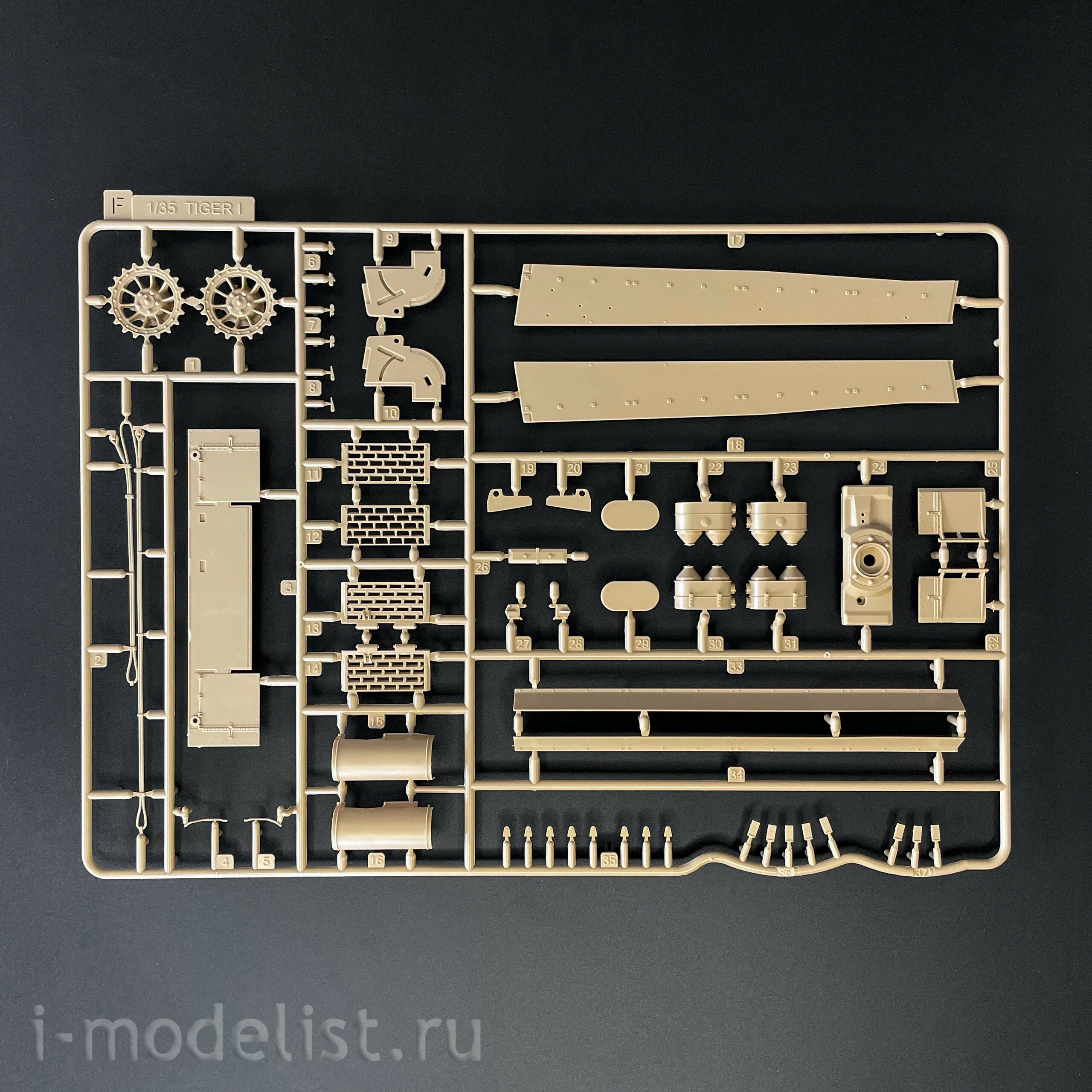 RM-5101 Rye Field Model 1/35 Notмецкий танк Tiger I (поздний) 