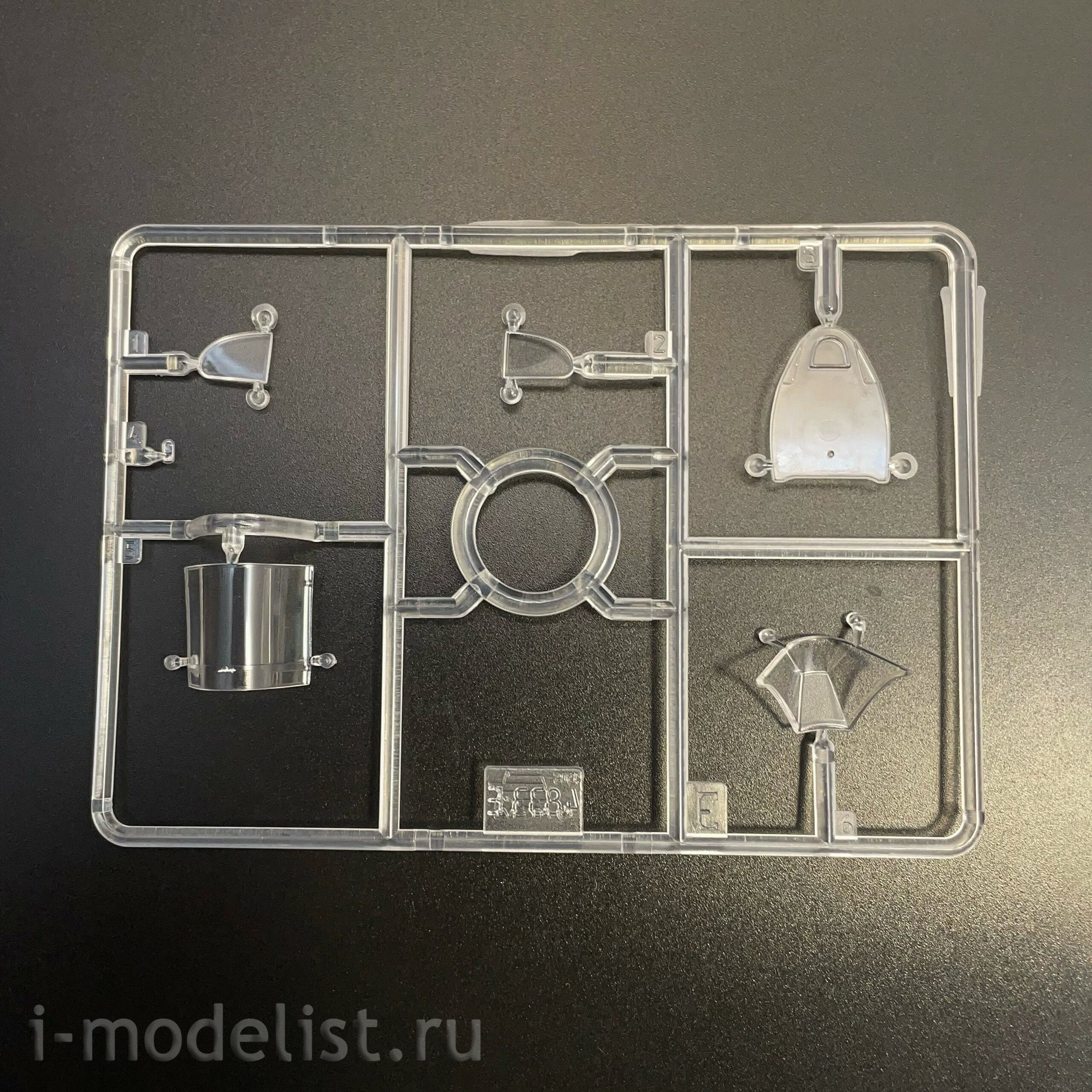 4833 Zvezda 1/48 Советский истребитель ЛаГГ-3 (66 серии)