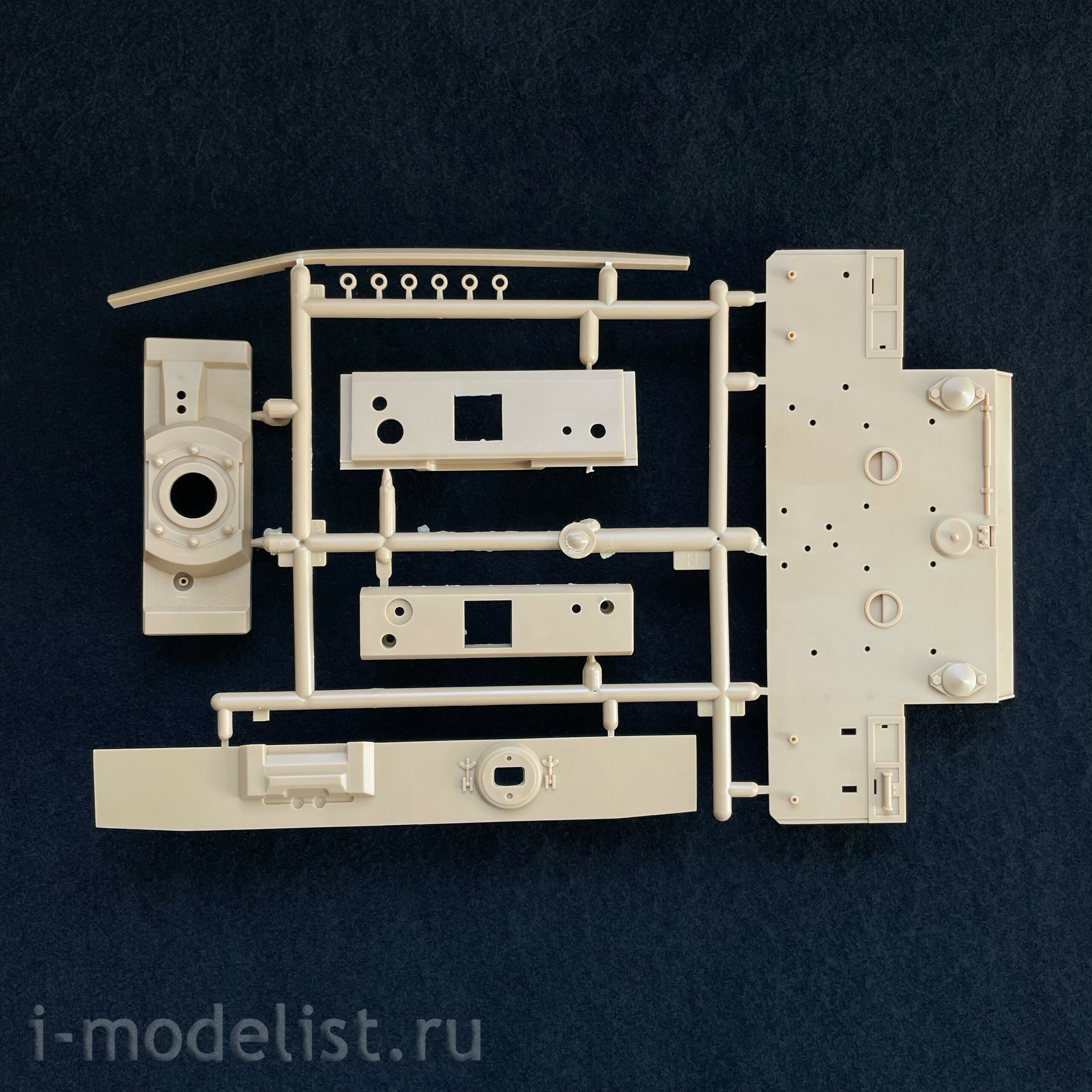 82607 HobbyBoss 1/16 Tank Pz.Kpfw. VI Tiger 1 (early)