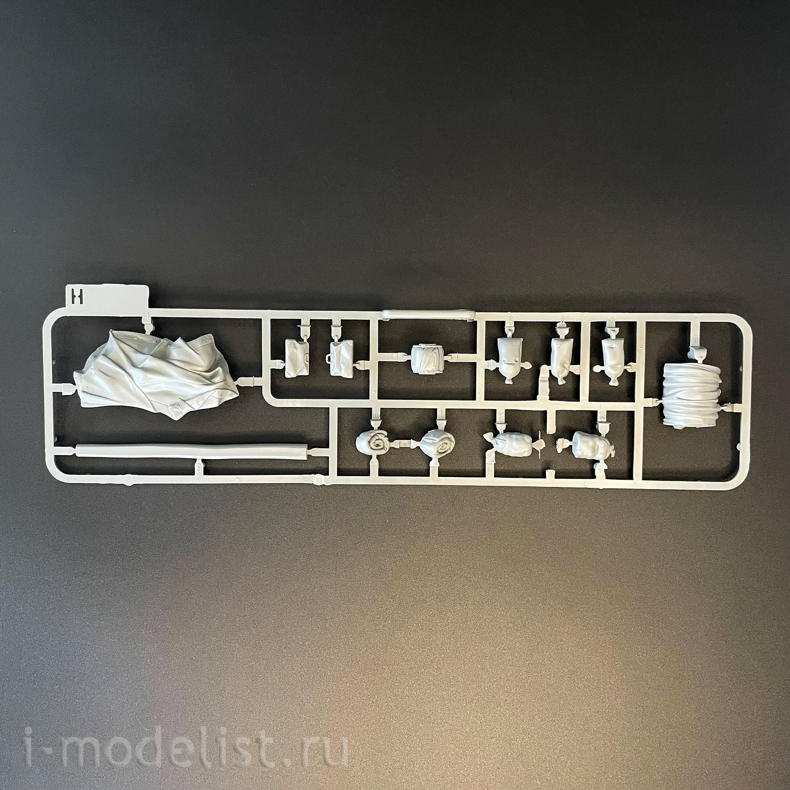 8017 Takom 1/35 Notмецкая САУ StuH 42 & StuG III Ausf. G (средний), 2 в 1