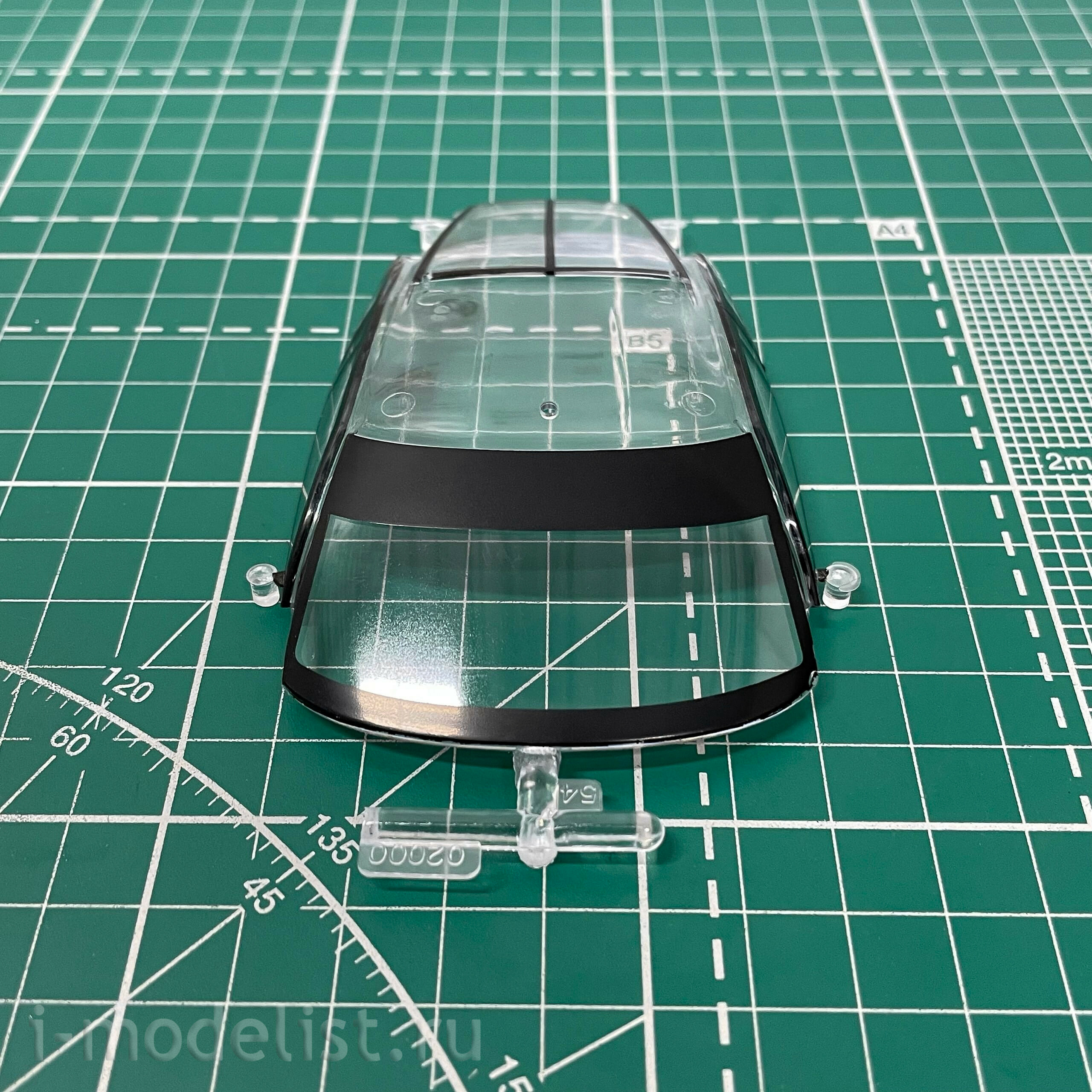 14304 Revell 1/25 Car Corvette C7.R