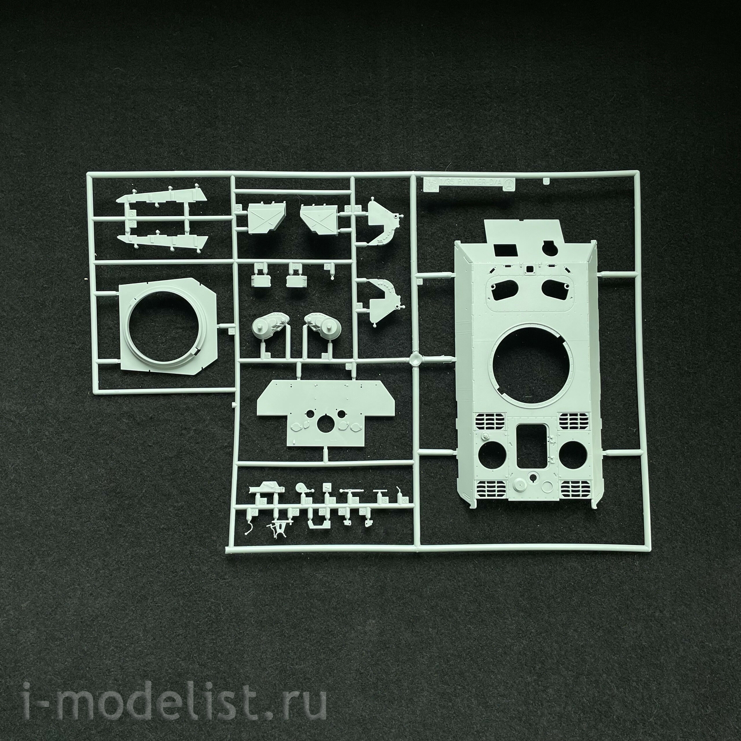6813 Dragon 1/35 Pz.Beob.Wg.V Ausf.D Early Production