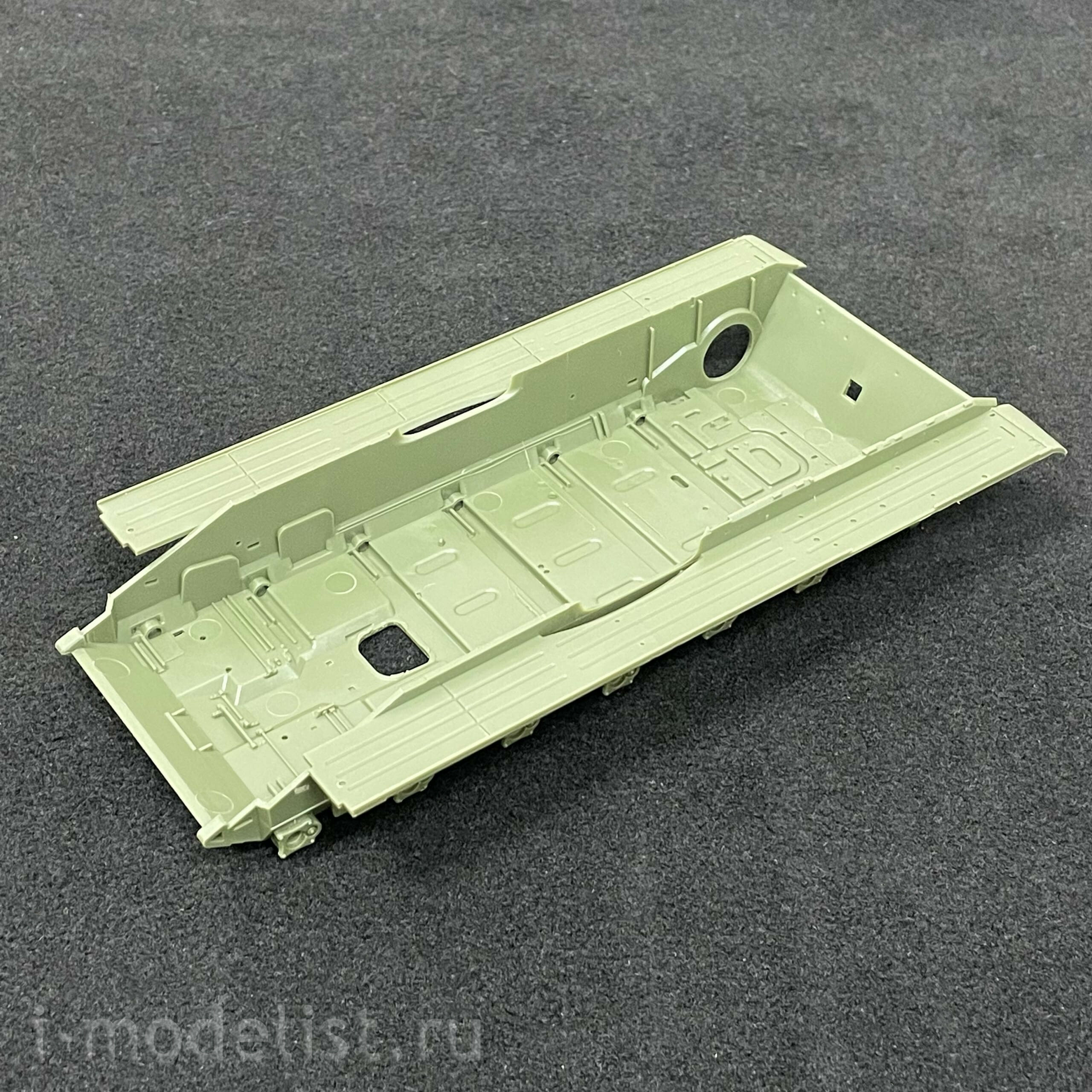 35A050 Amusing Hobby 1/35 Russian Tank 90 with Full Interior