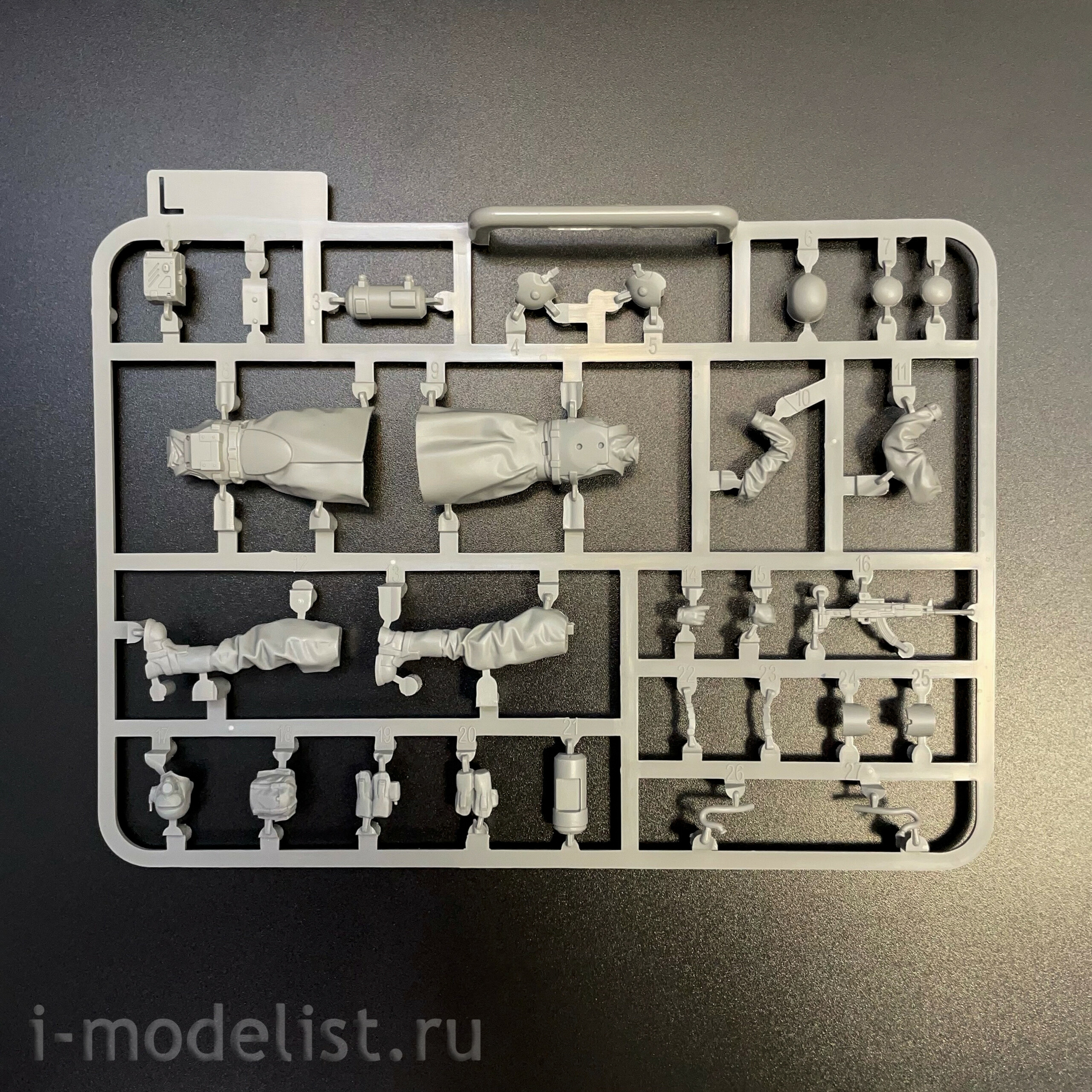 2188 Takom 1/35 Советский тяжёлый танк Объект 279 с фигуркой NBC Commando