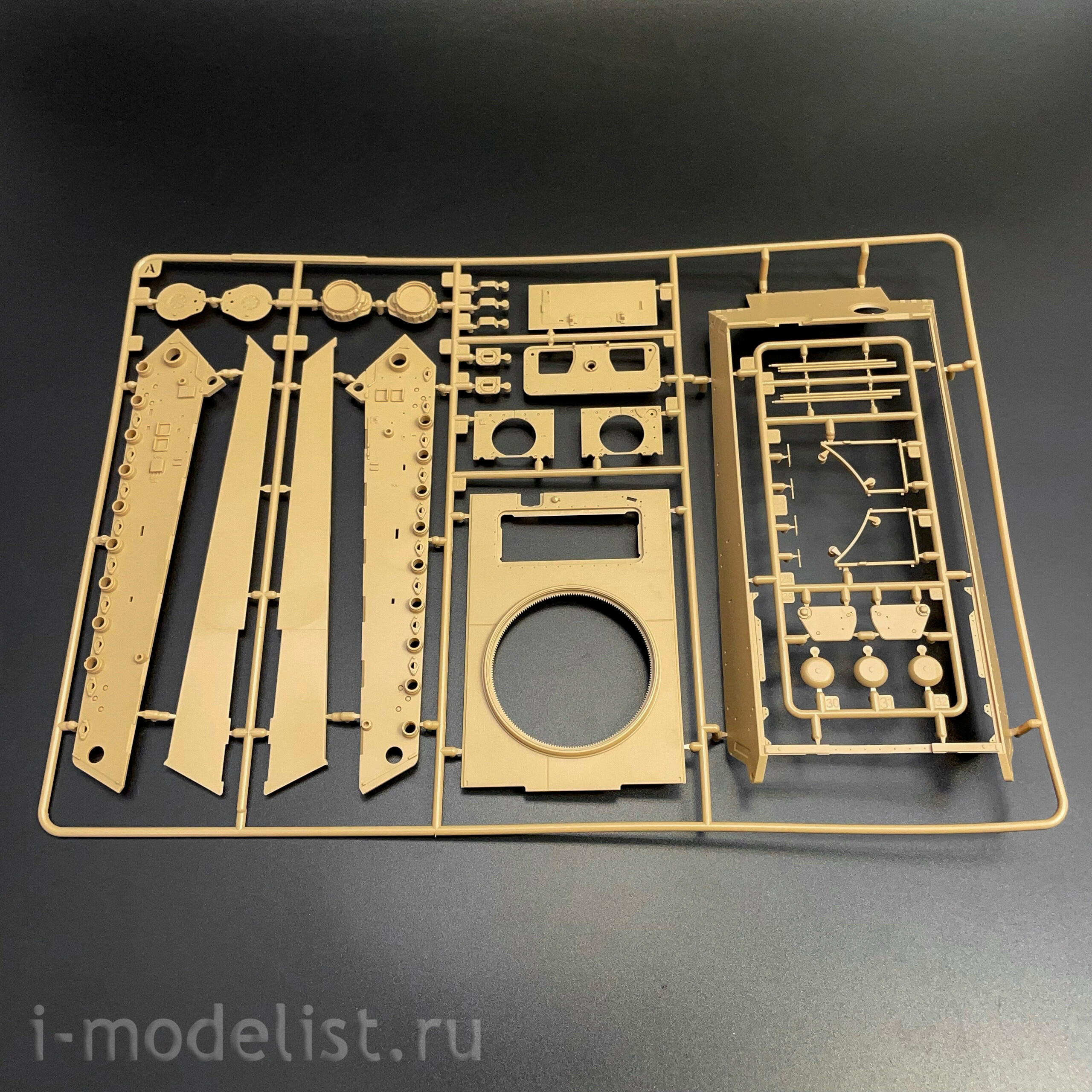 RM-5126 Rye Field Model 1/35 Notмецкий тяжелый танк Sd.Kfz.182 Tiger Ausf.B King Tiger (турель Henschel), продвинутая версия