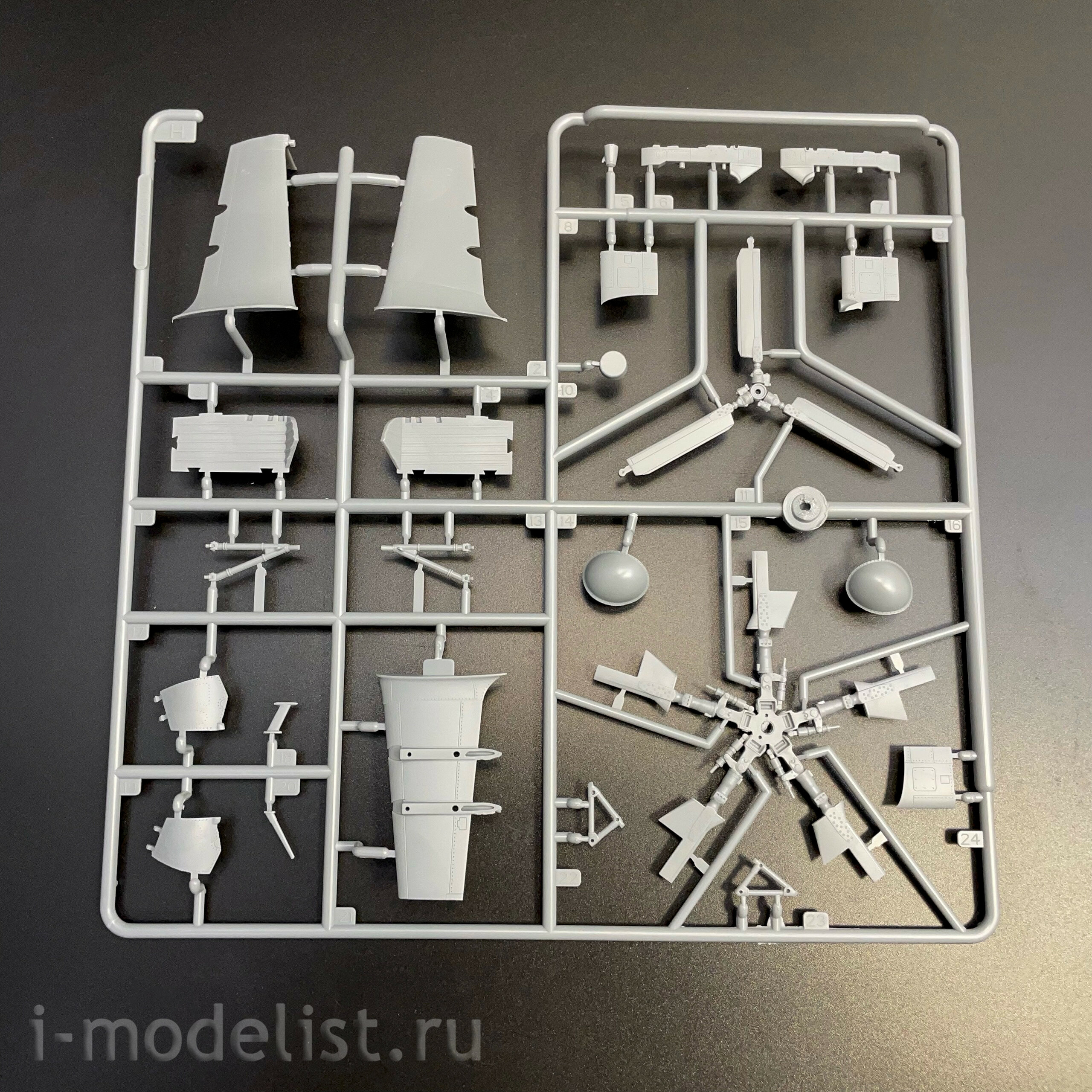 05828 Т$ач 1/48 Российский ударный вертолёт Mu-24А Hind-B