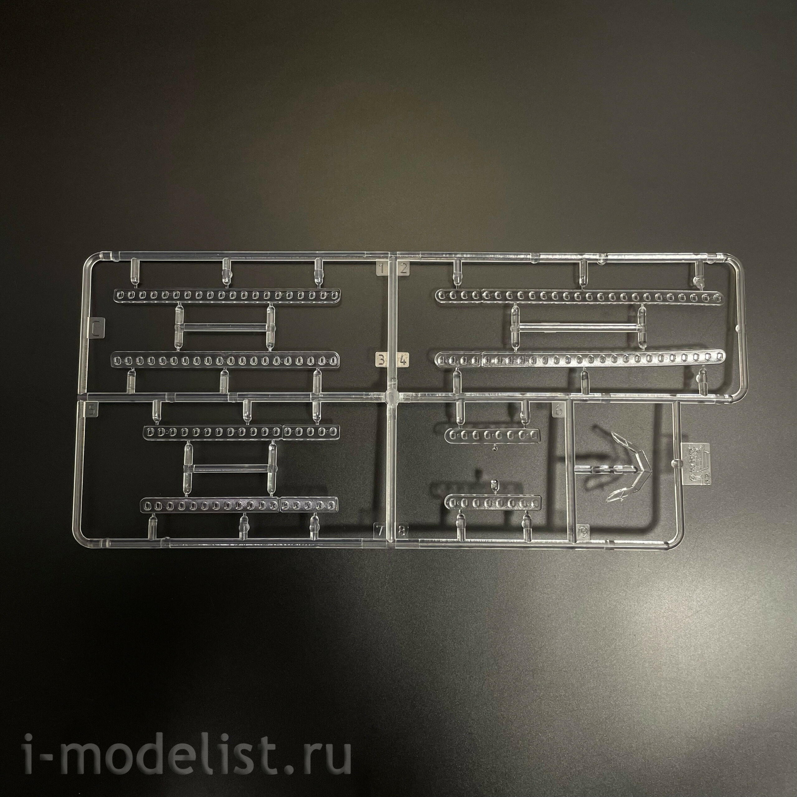 7044 Zvezda 1/144 Passenger Airliner Airbus A-330-300