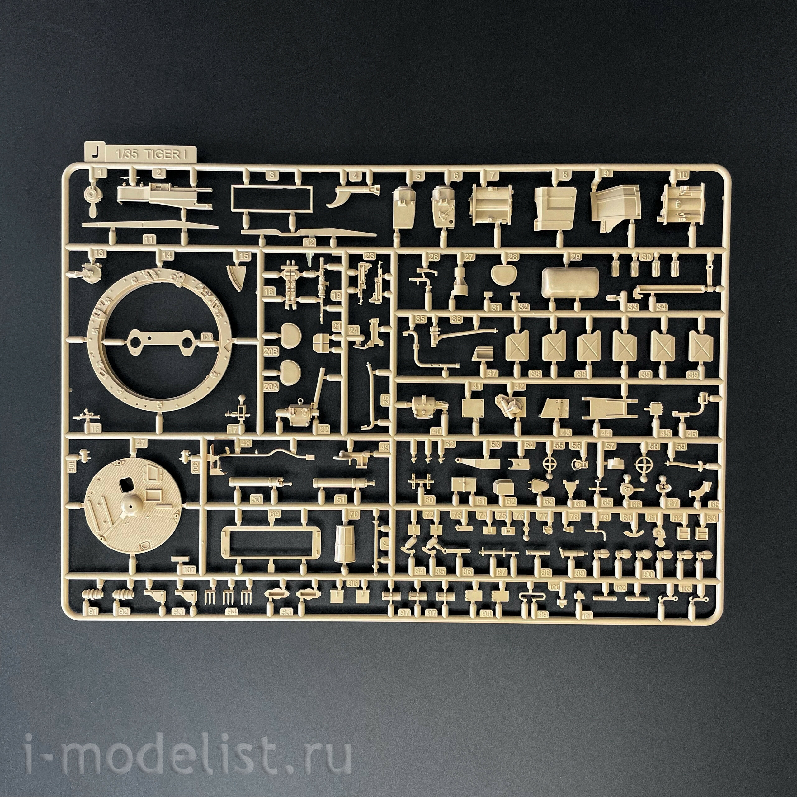 RM-5101 Rye Field Model 1/35 Notмецкий танк Tiger I (поздний) 
