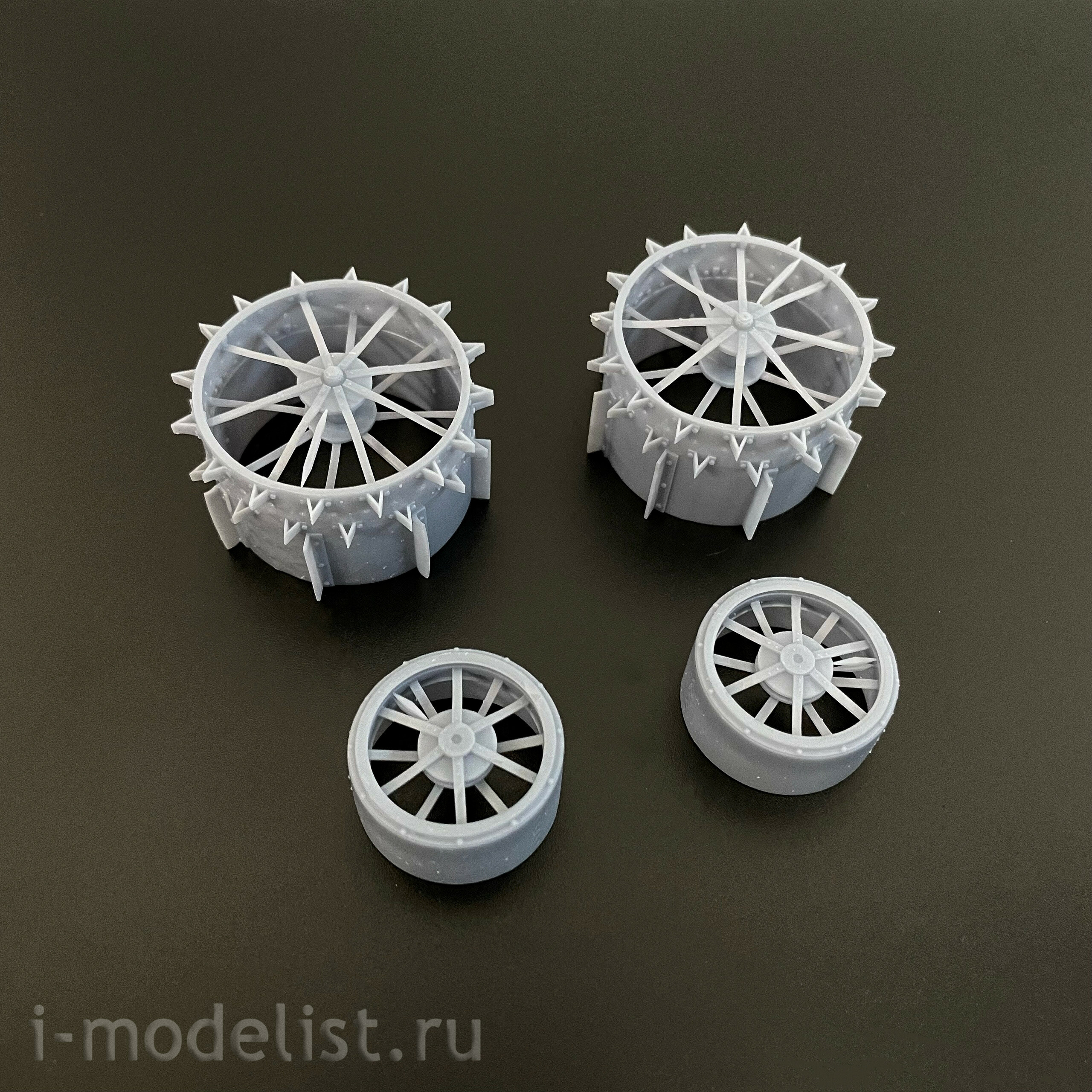 DMS-35277 ДМС 1/35 Советский болfromный трактор СХТЗ-15/30 Инсторф