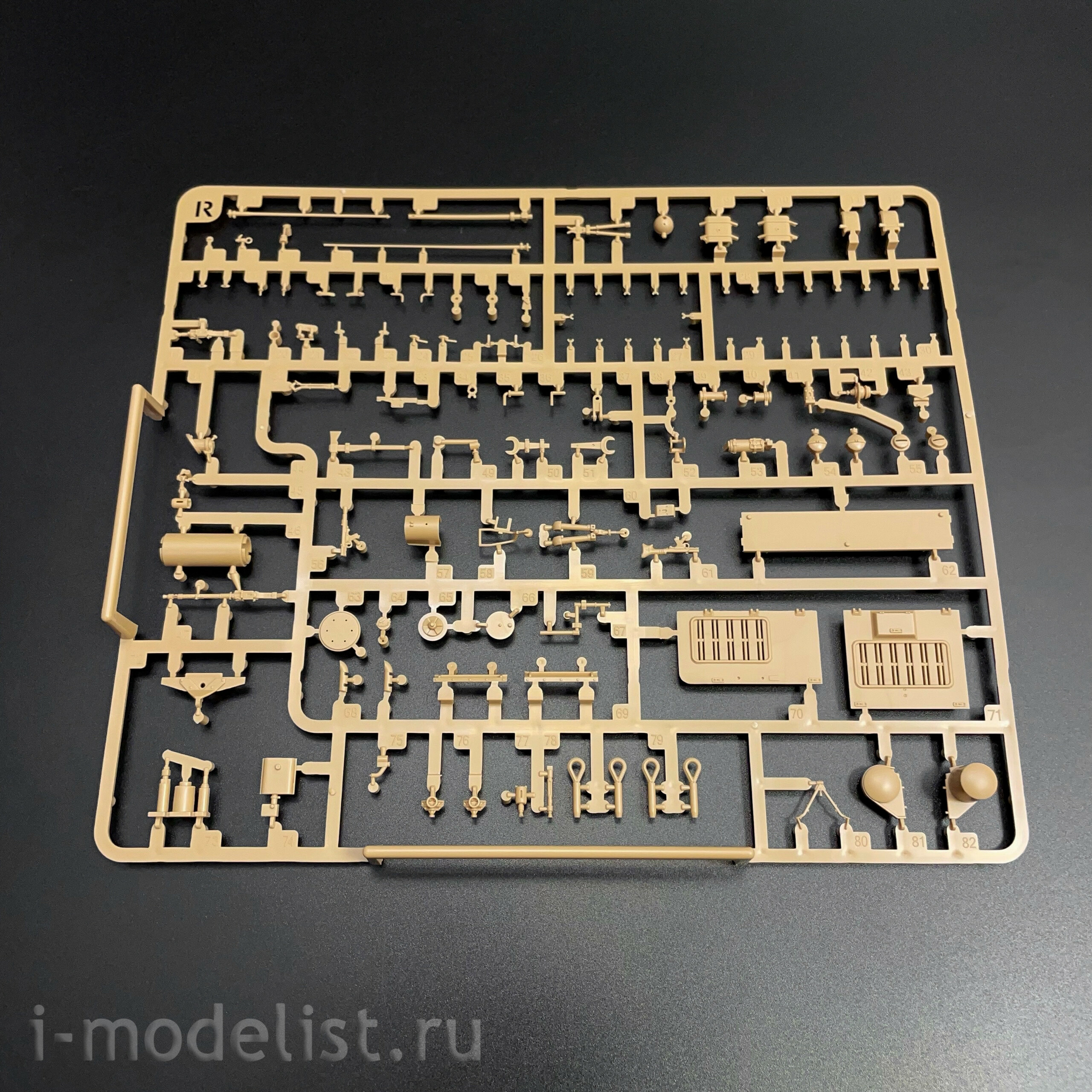 RM-5111 Rye Field Model 1/35 Notмецкая САУ Sd.Kfz.167 StuG.IV Late Production с двигателем и рабочими траками