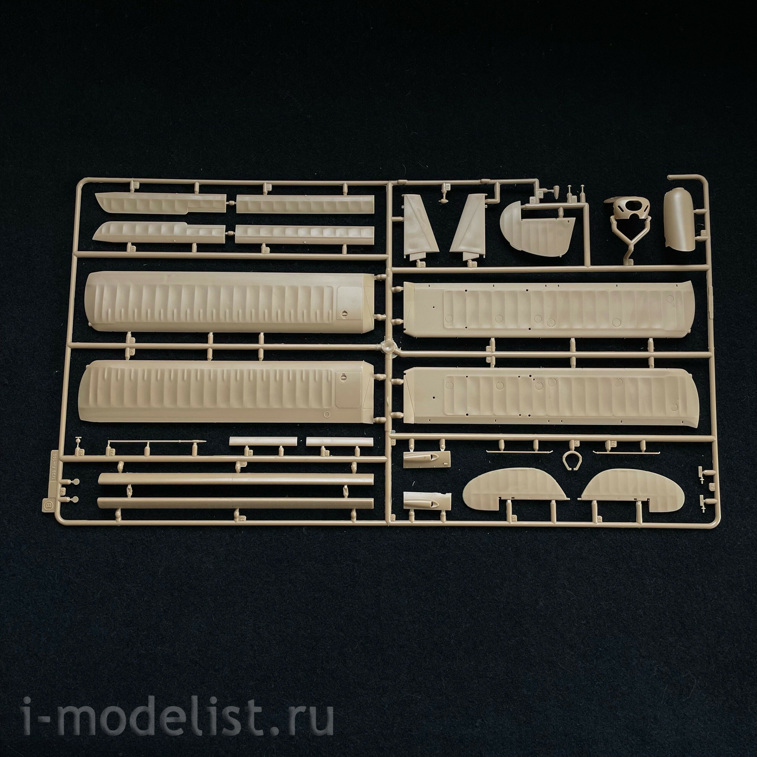 80183 HobbyBoss 1/35 Fieseler Fi-156 C-3 Skiplane