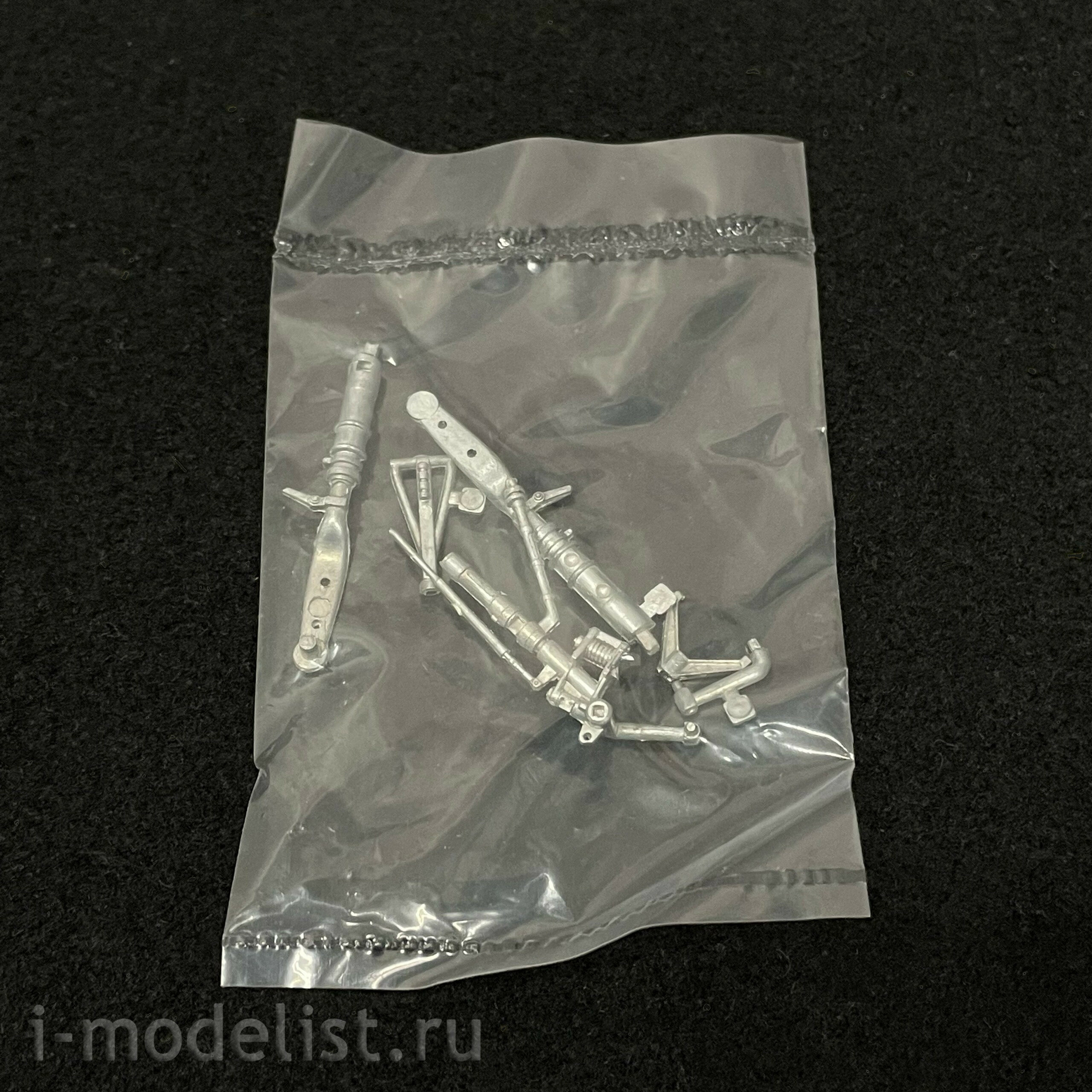 83208 HobbyBoss 1/32 F-84G Thunderjet Fighter