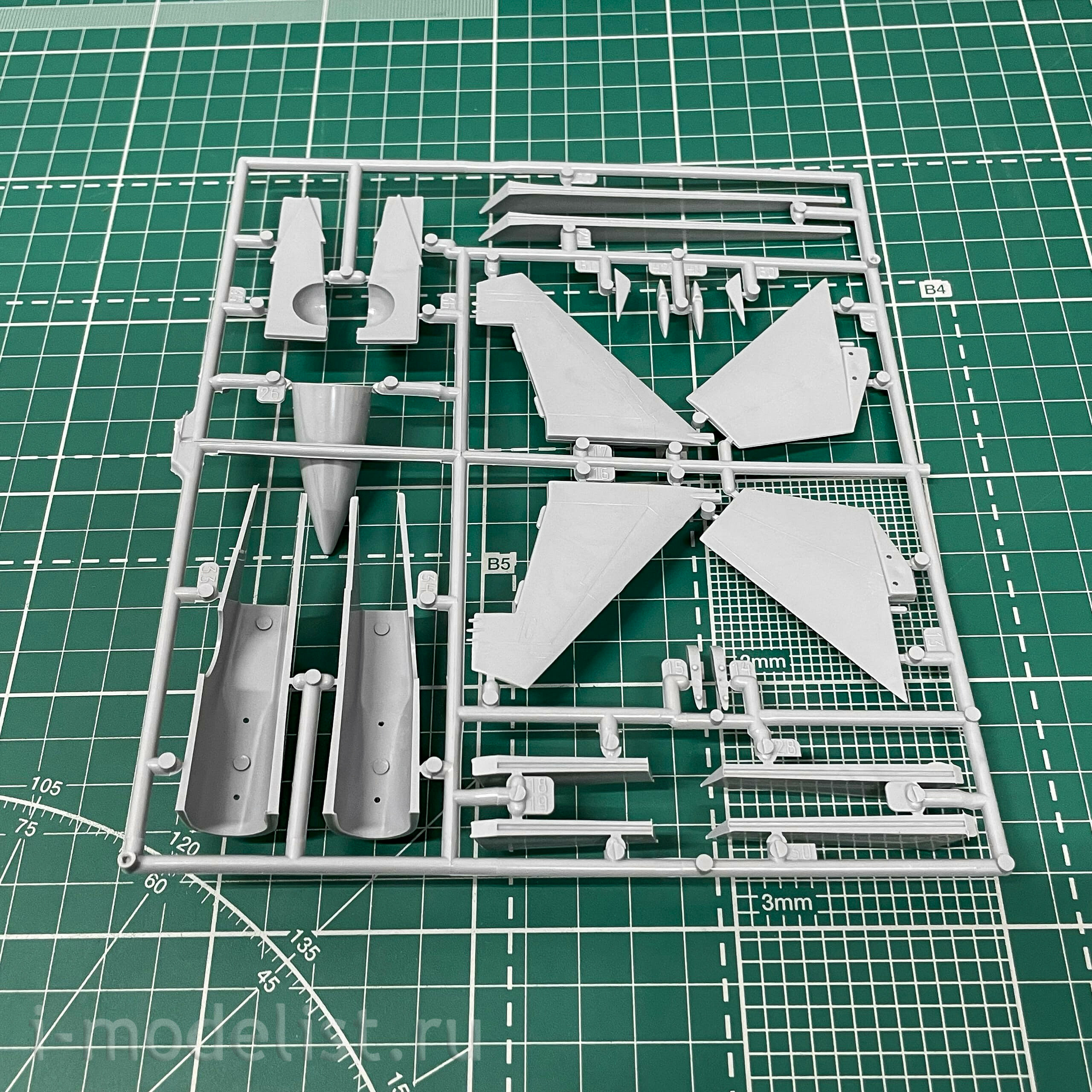 7241ПН Zvezda 1/72 Подарочный набор: Российский сверхманевренный истребитель Су-37