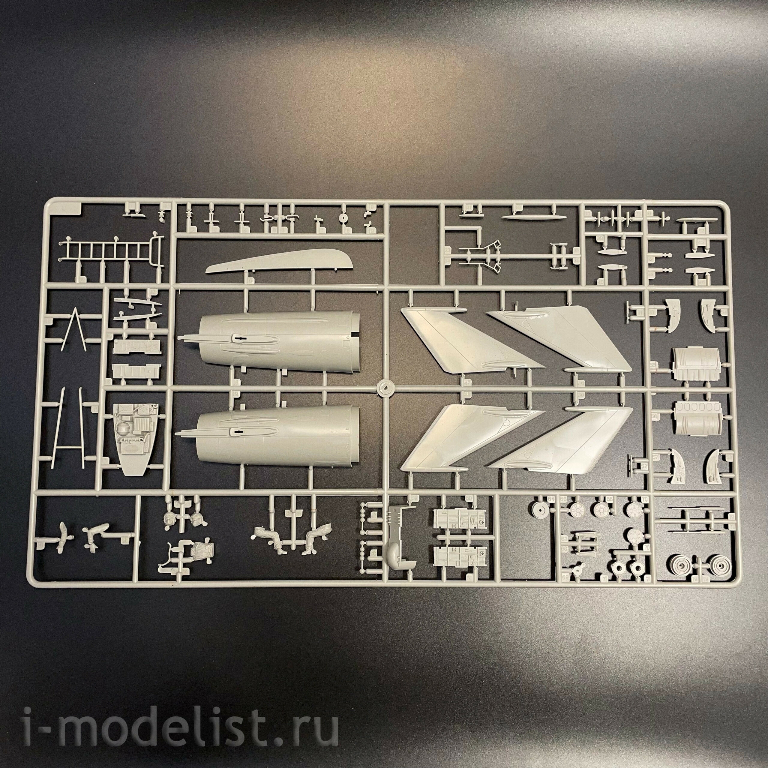 02219 Trumpeter 1/32 Aircraft M-21UM Mongol B