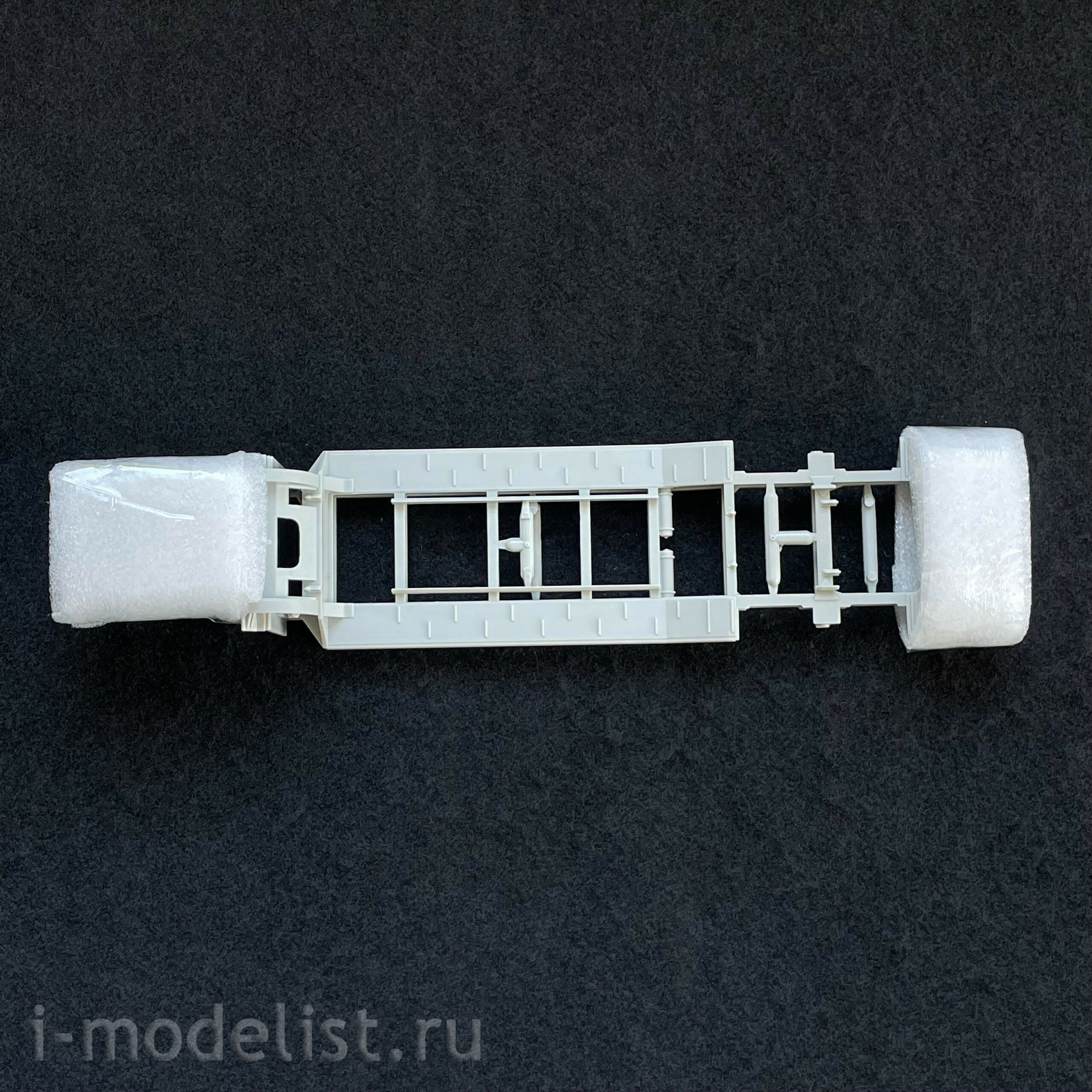 07195 Trumpeter 1/72 Soviet wheeled tractor 