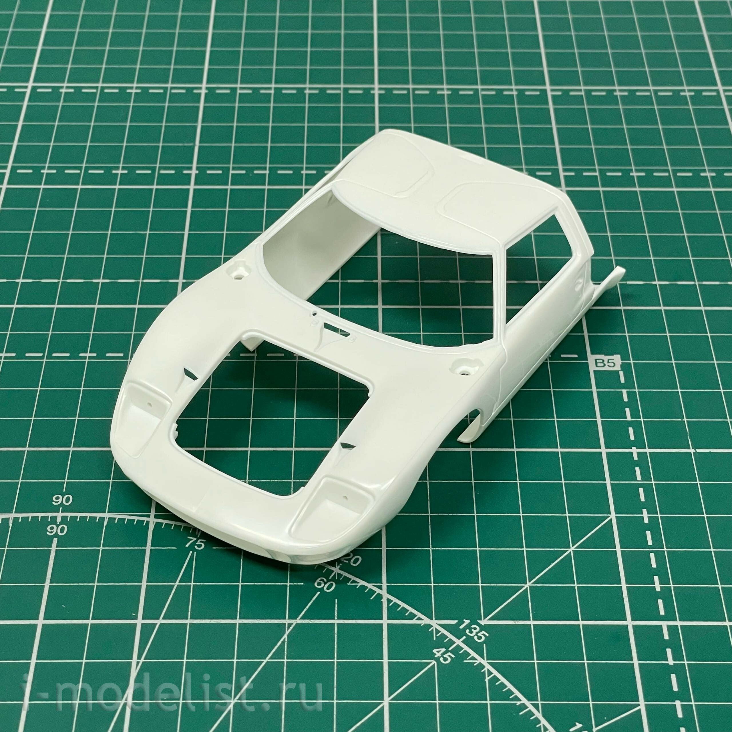 07696 Revell 1/24 Ford GT 40 Le Mans 1968
