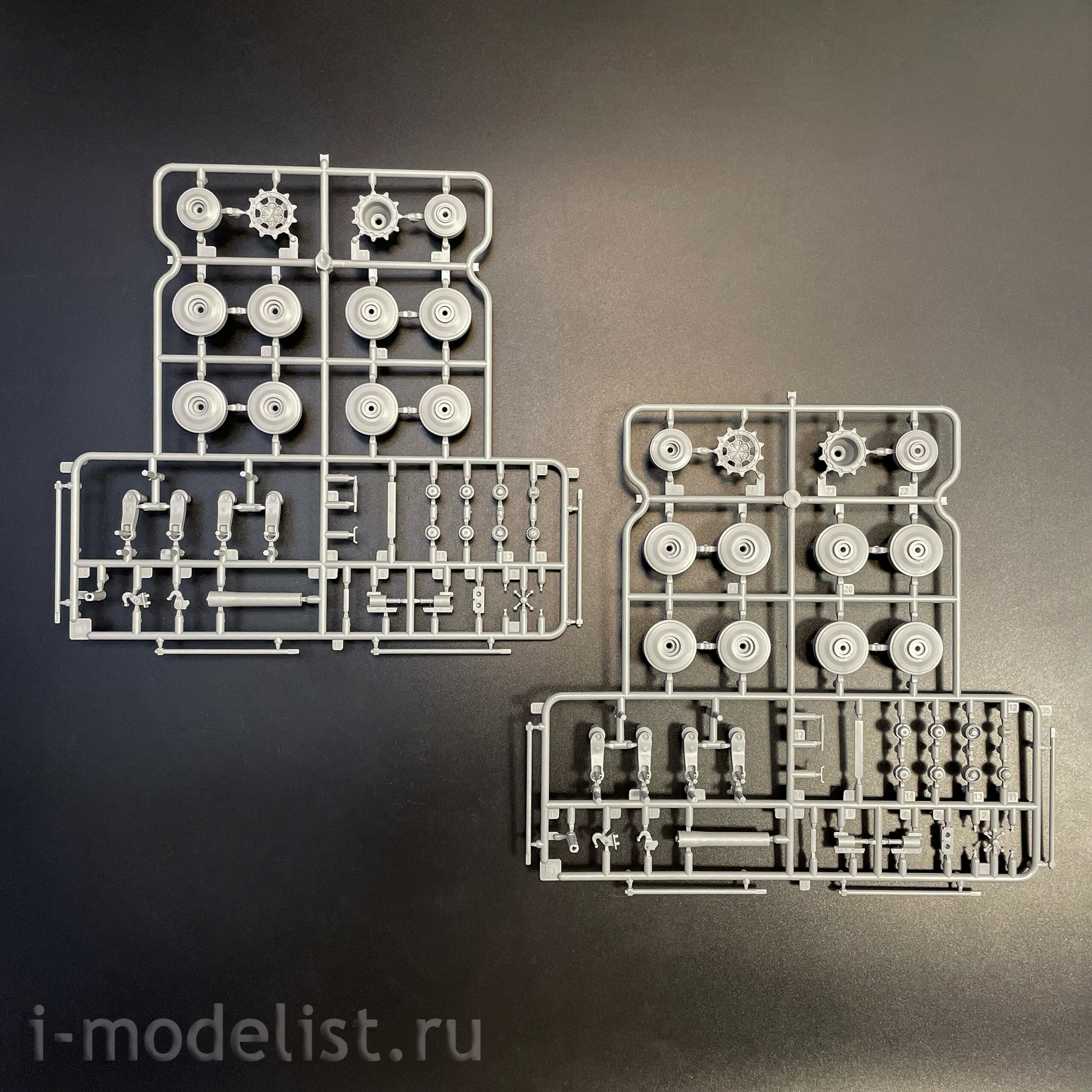 35A062 Amusing Hobby 1/35 Notмецкий танк Leopard 2 A-RC 3.0
