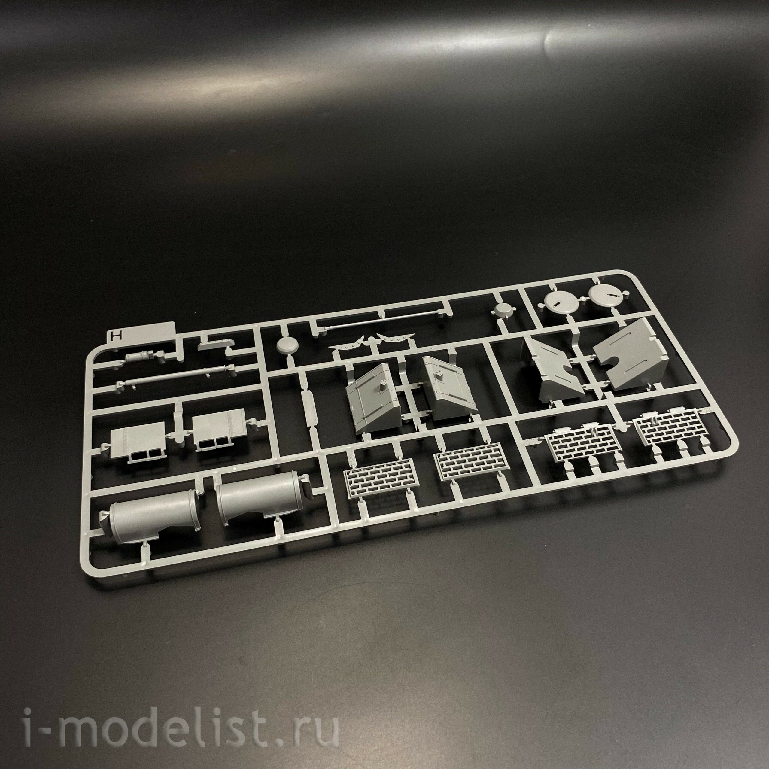 2202 Takom 1/35 Танк Tiger I (ранний) со стальными дисками с циммеритом