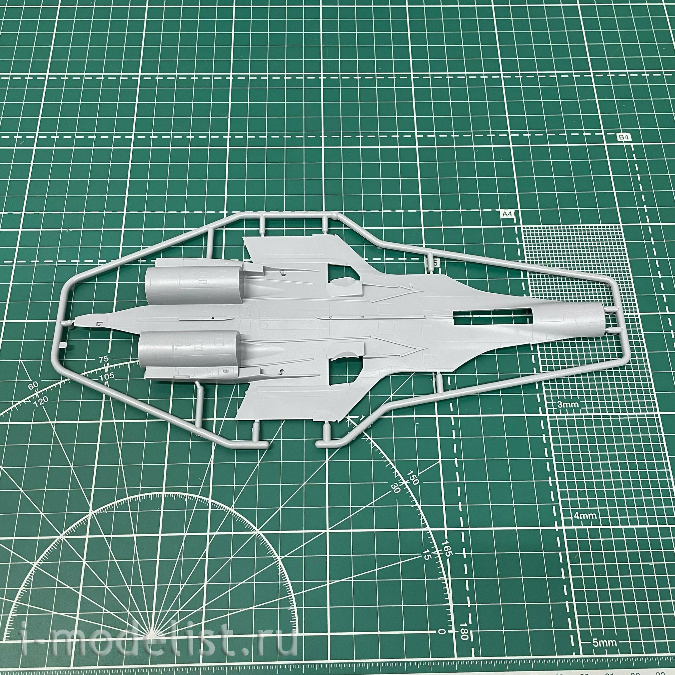 7297П Zvezda 1/72 Подарочный набор: Российский палубный истребитель Су-33