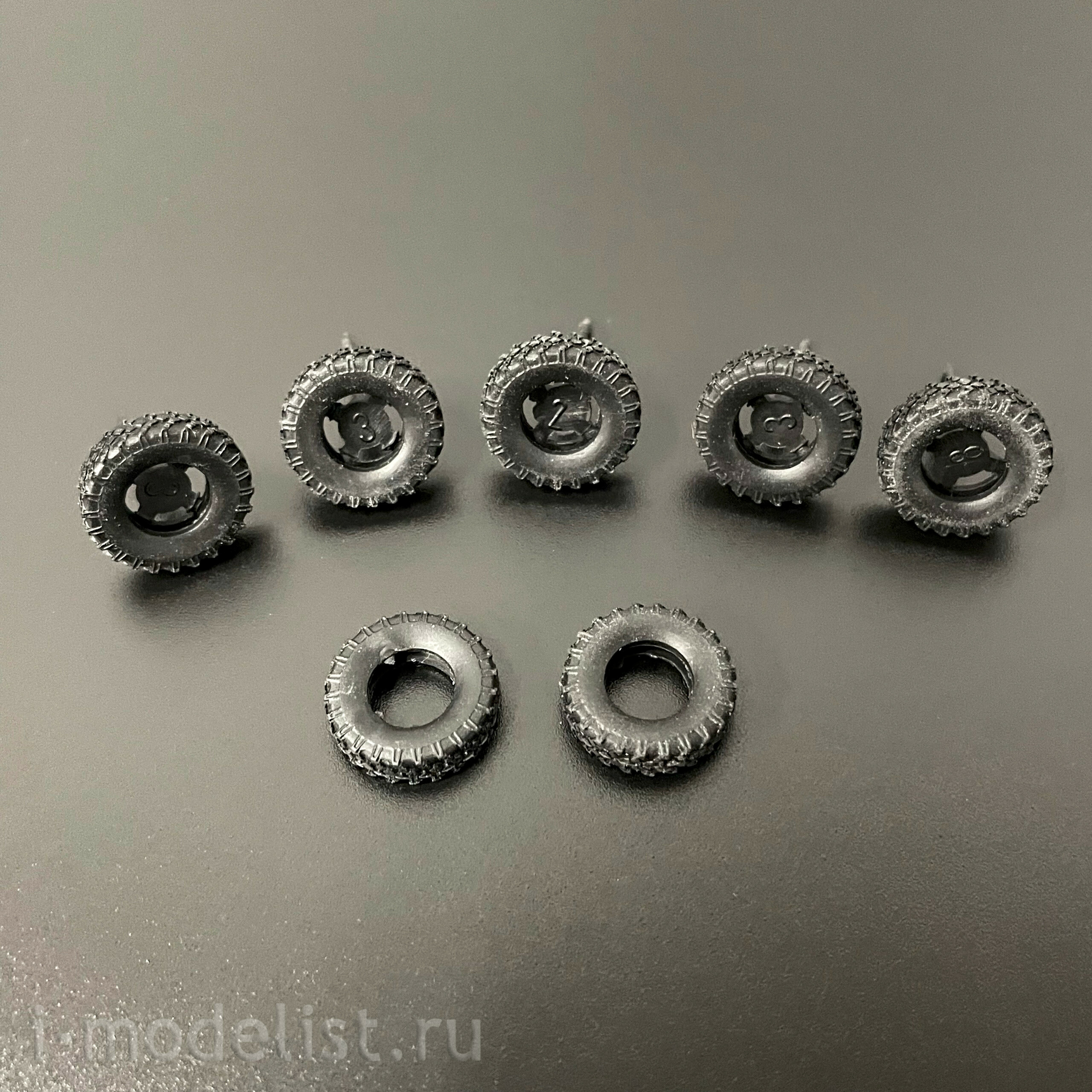 7208AVD AVD Models 1/72 ЗИЛ-131 бортовой