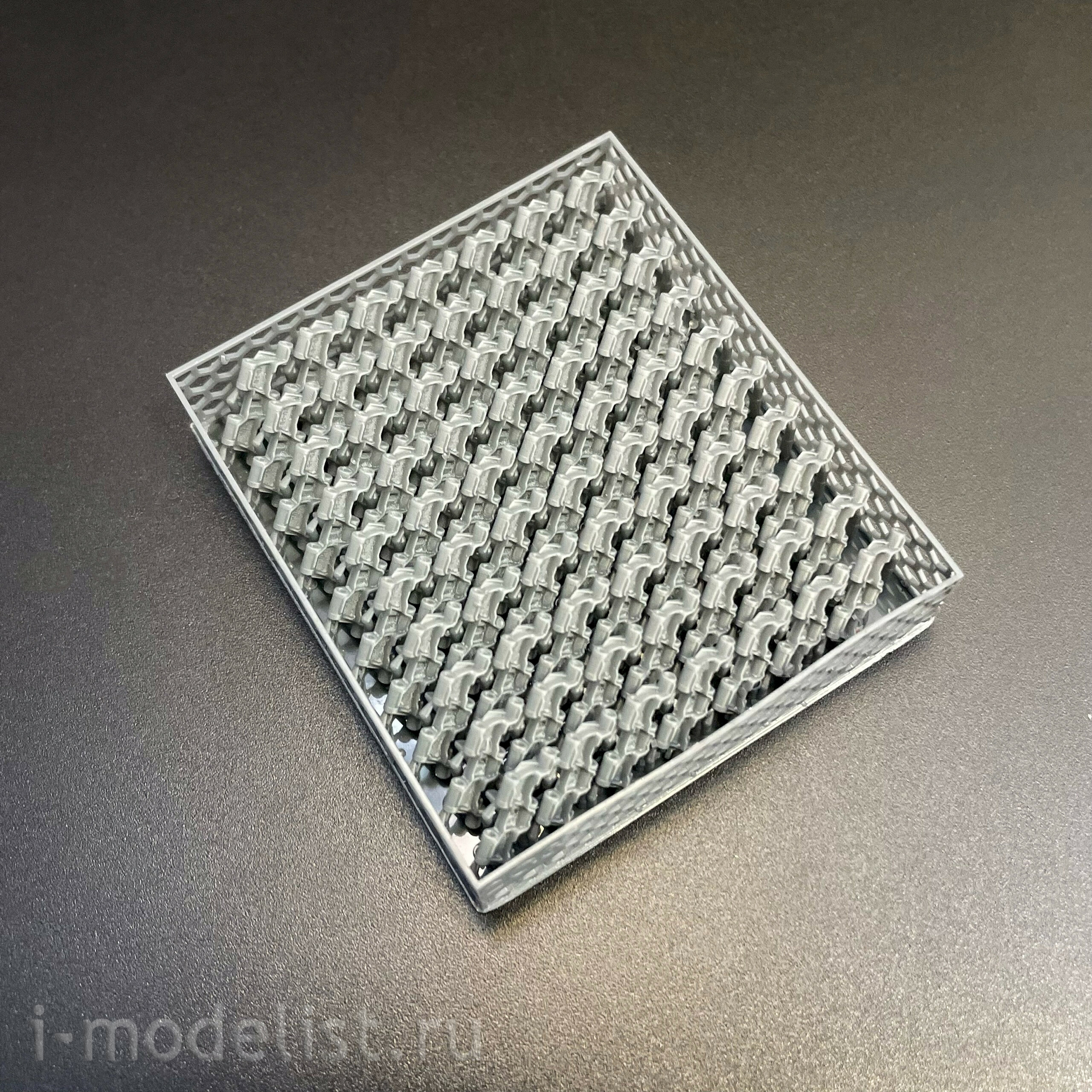 TL35033 GE Models 1/35 Траки 2С3 