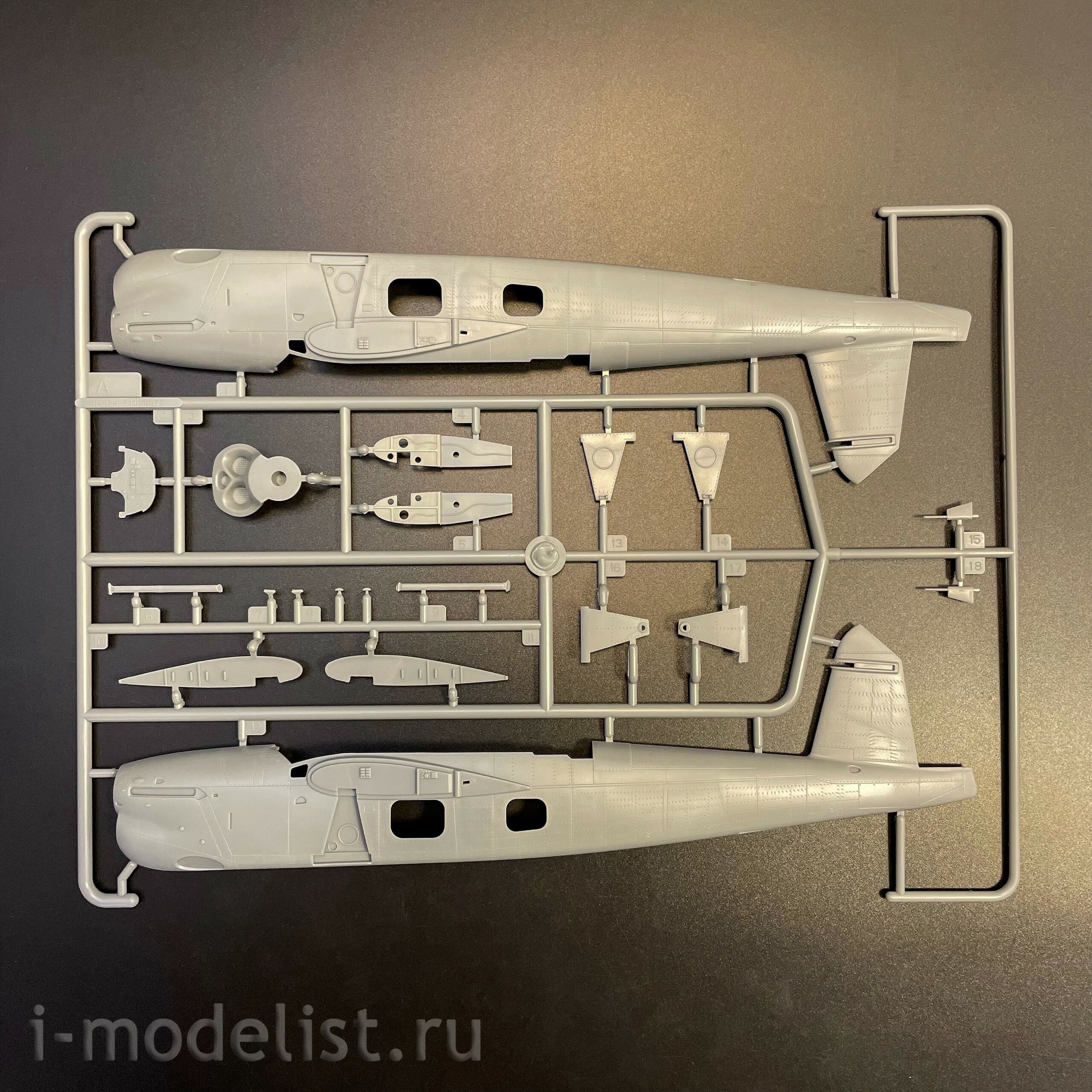 05825 Т$ач 1/48 Бомбардировщик-торпеtoносец Royal Navy Fairey Barracuda Mk. II