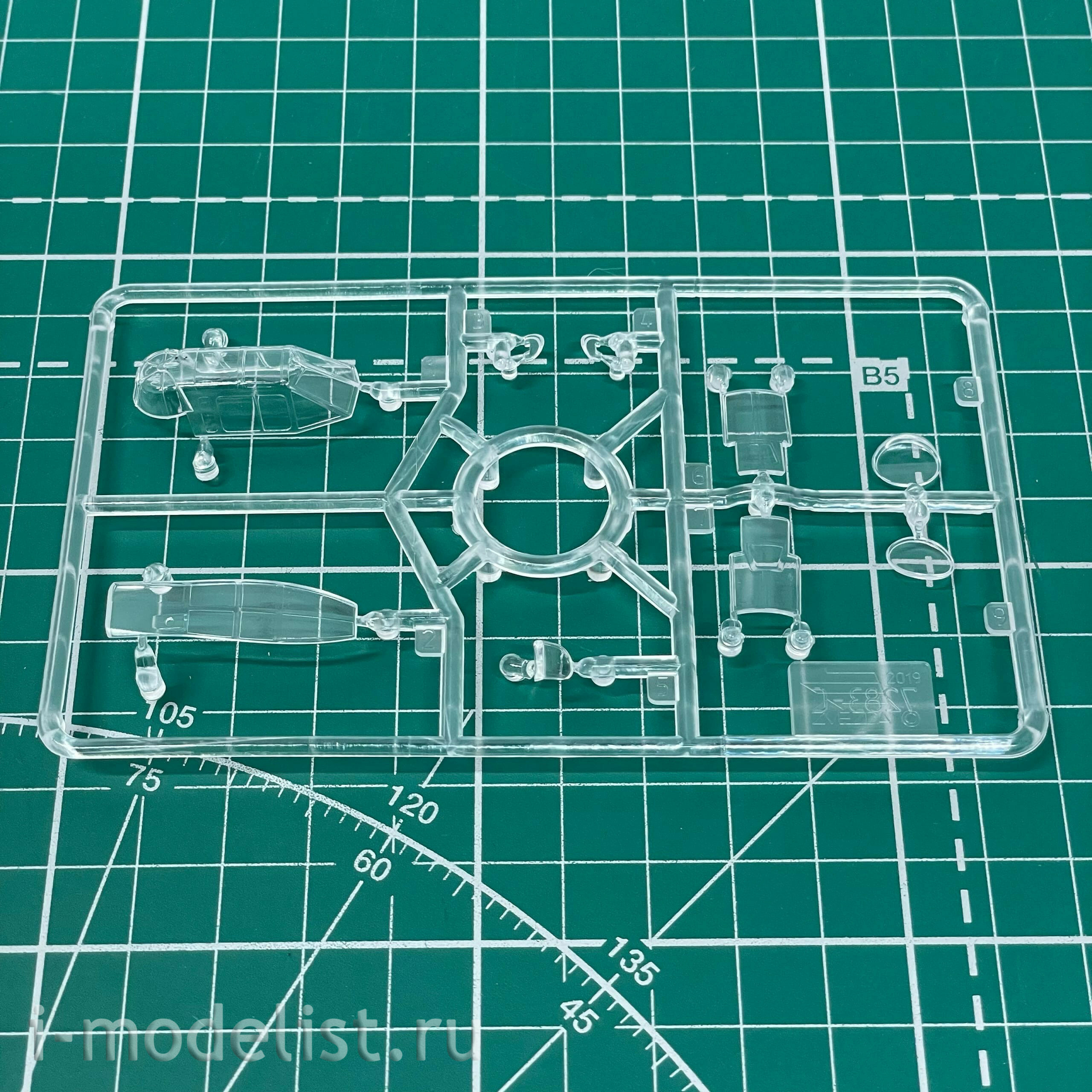 7283ПН Zvezda 1/72 Подарочный набор: Советский пикирующий бомбардировщик Пе-2
