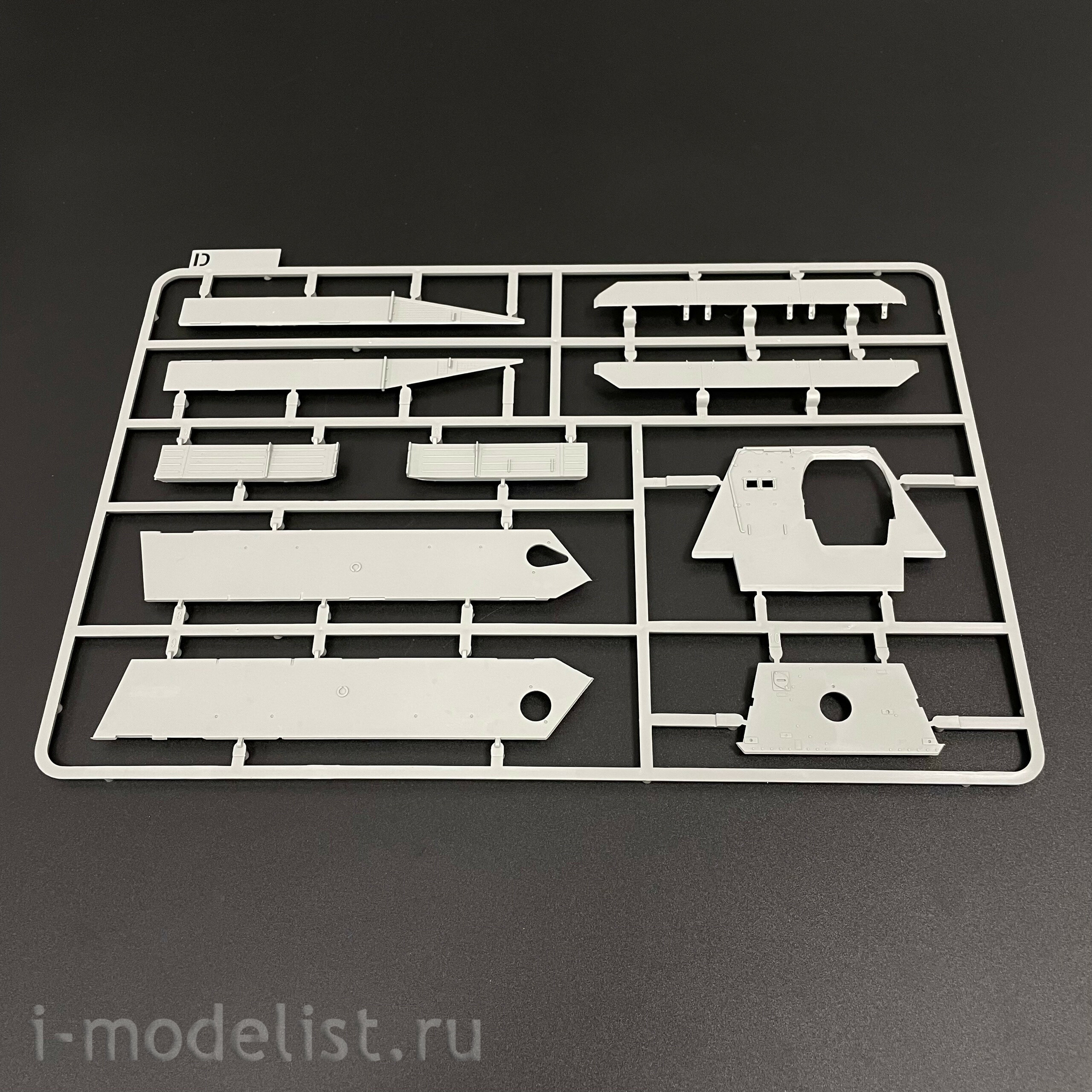 2171X Takom 1/35 German self-propelled gun Jagdpanzer 38(t) Hetzer (intermediate) Limited Series (without interior)