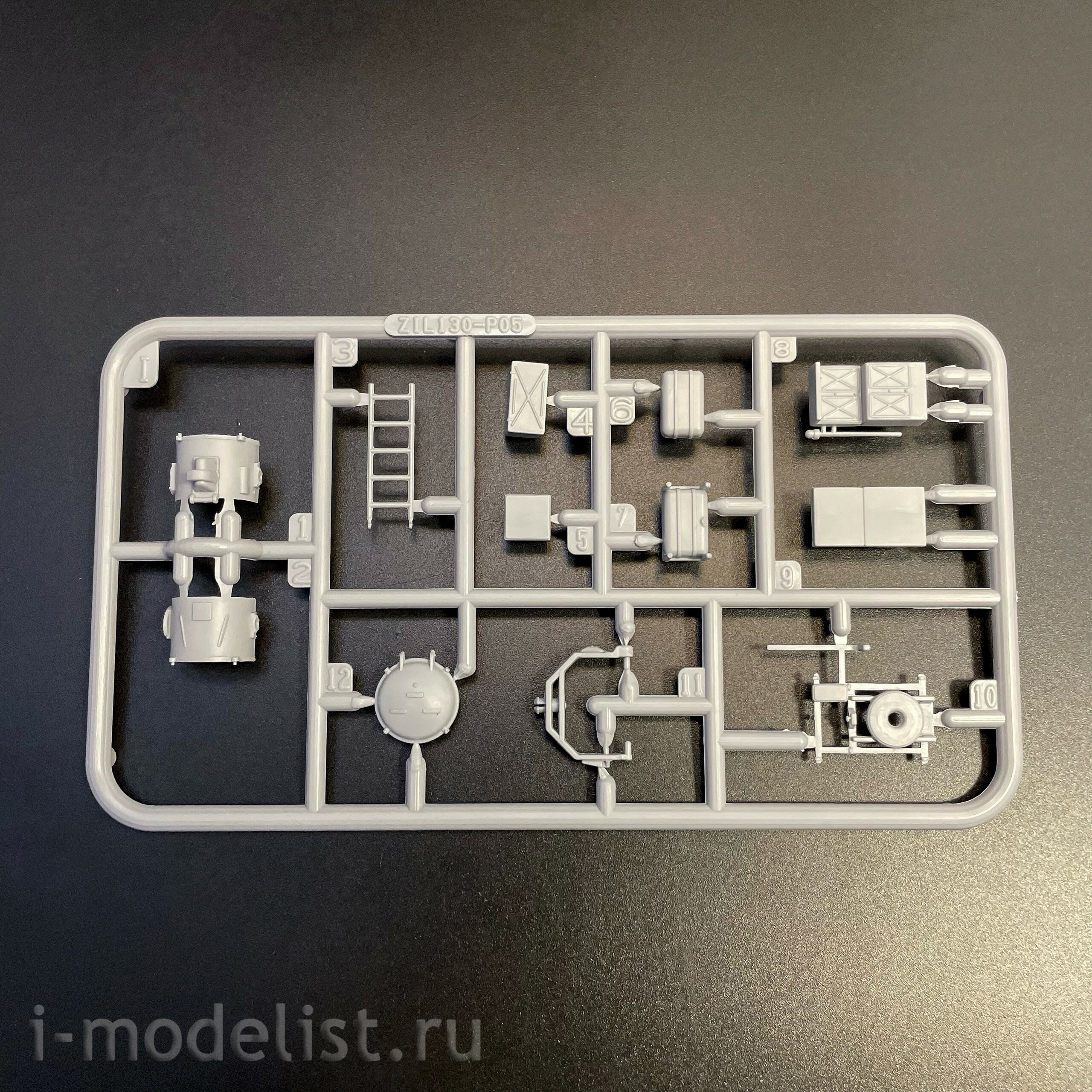 7206AVD AVD Models 1/72 АПМ-90М (130) аэродромная посаtoчно-светоMayчная станция