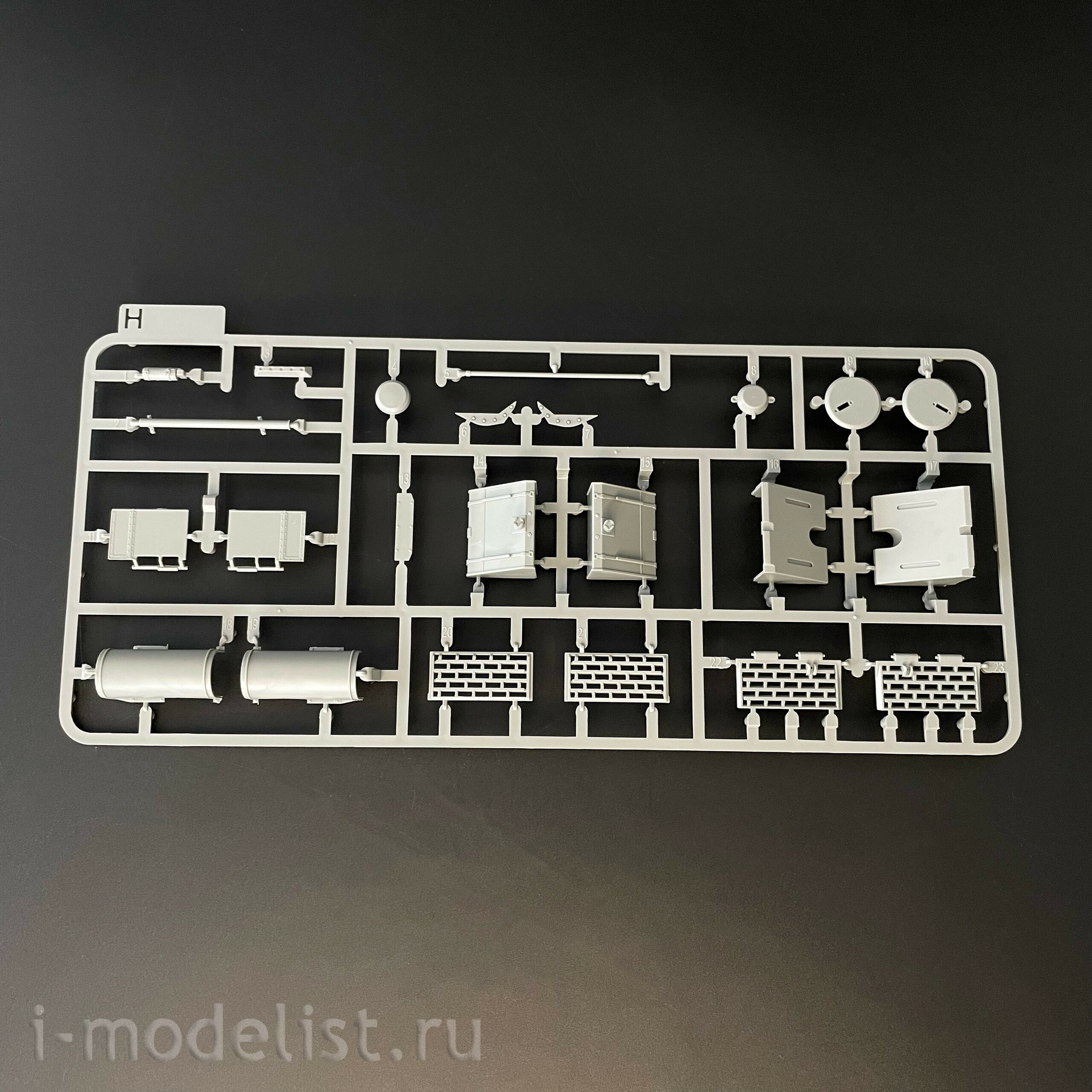 2199 Takom 1/35 German Heavy Tank Sd.Kfz. 181 Pz. Kpfw VI Ausf.E Tiger I (late) with Zimmerit