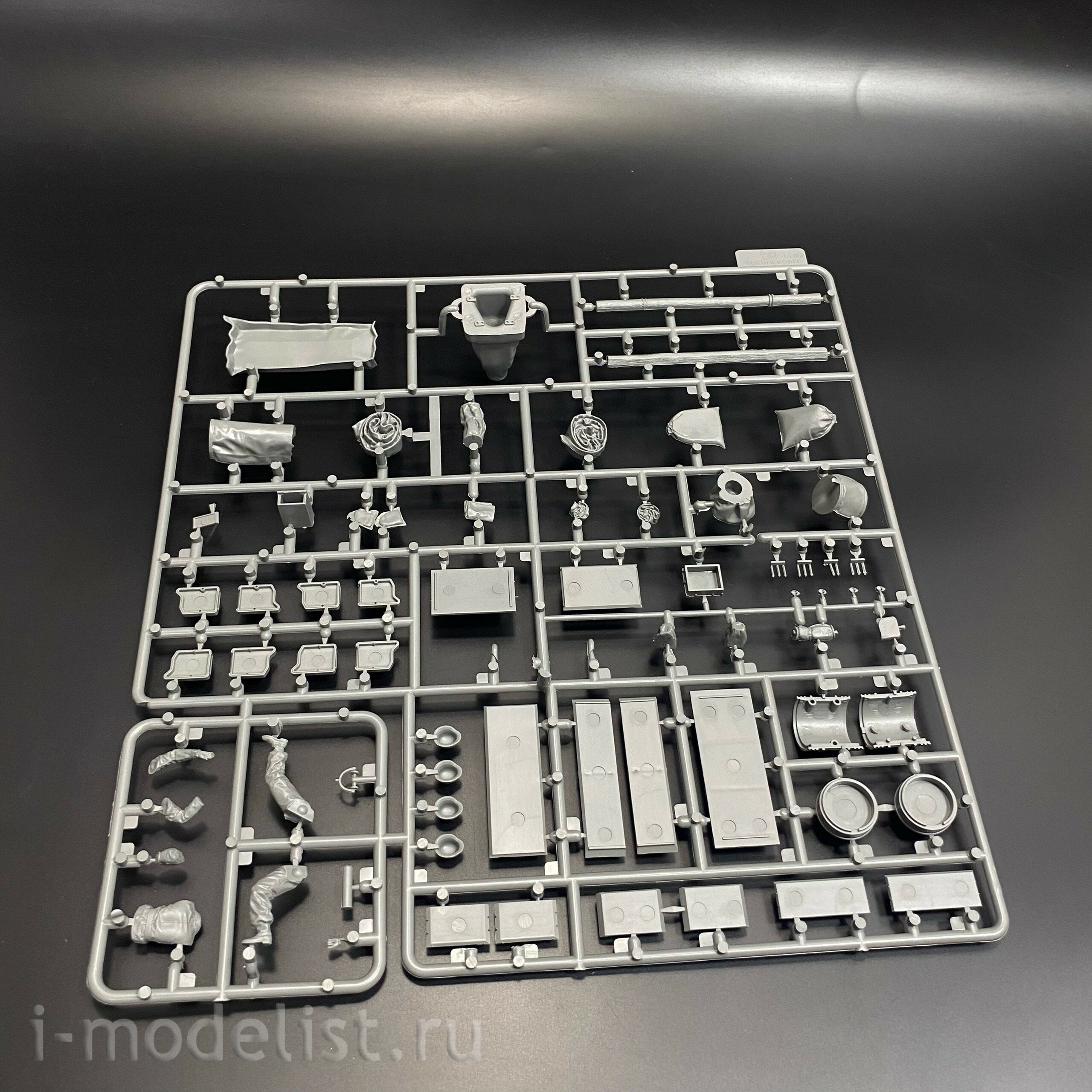 BT-036 Border Model 1/35 Notмецкая САУ StuH 42 Ausf. G (Поздняя) с полным интерьером