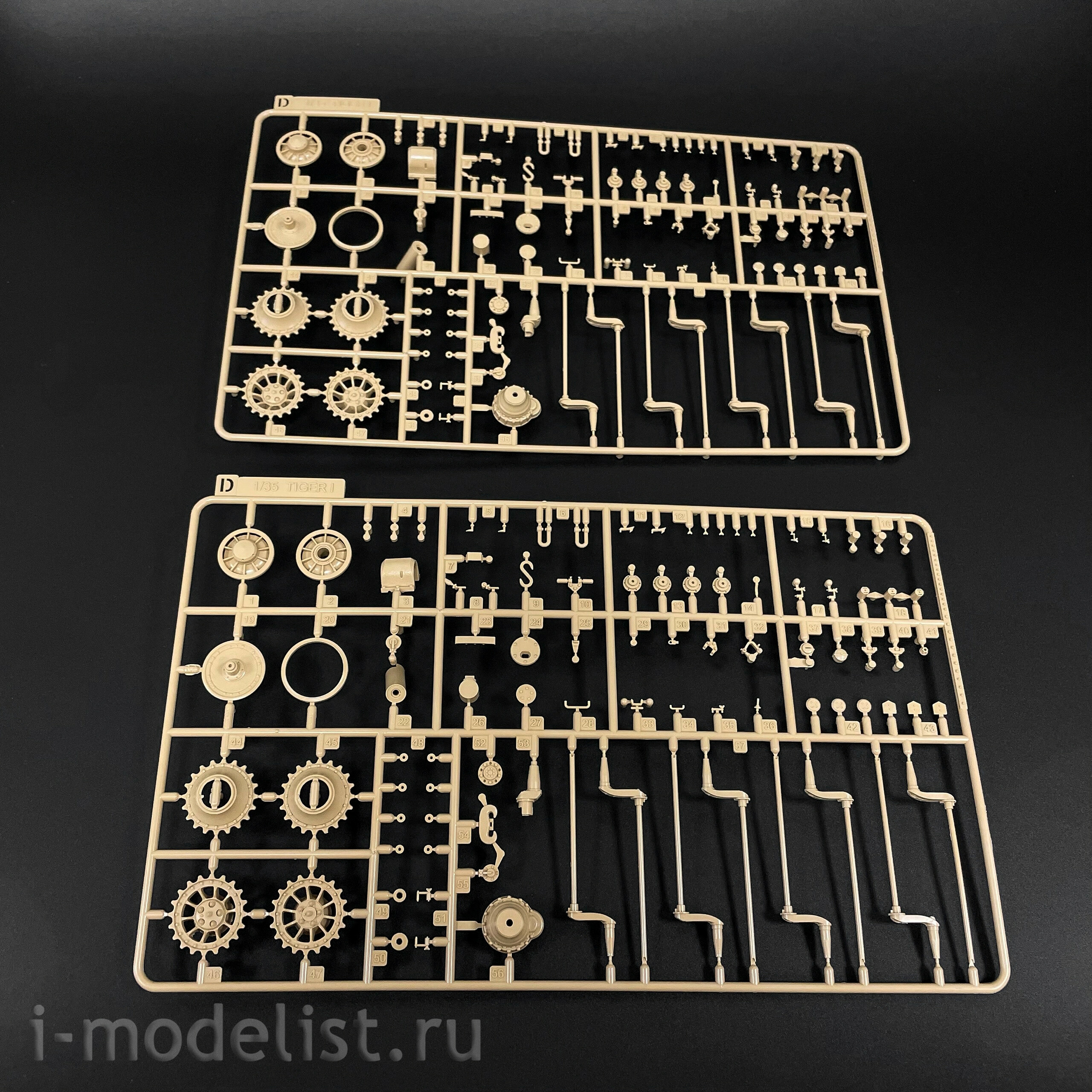 RM-5100 Rye Field Model 1/35 German Tank Pz. Kpfw. VI Ausf. E Tiger I mid. Production
